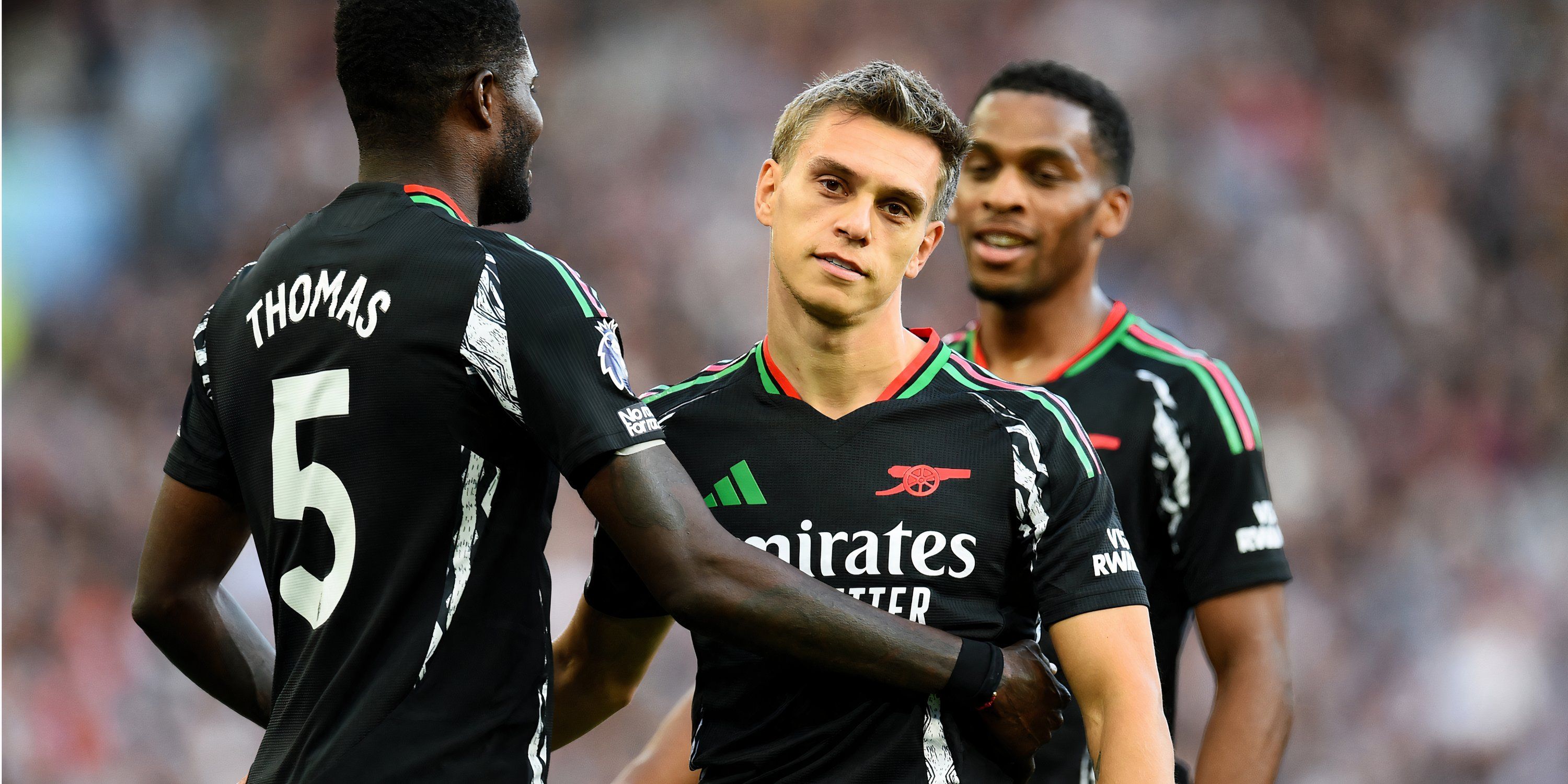 Leandro Trossard scores for Arsenal