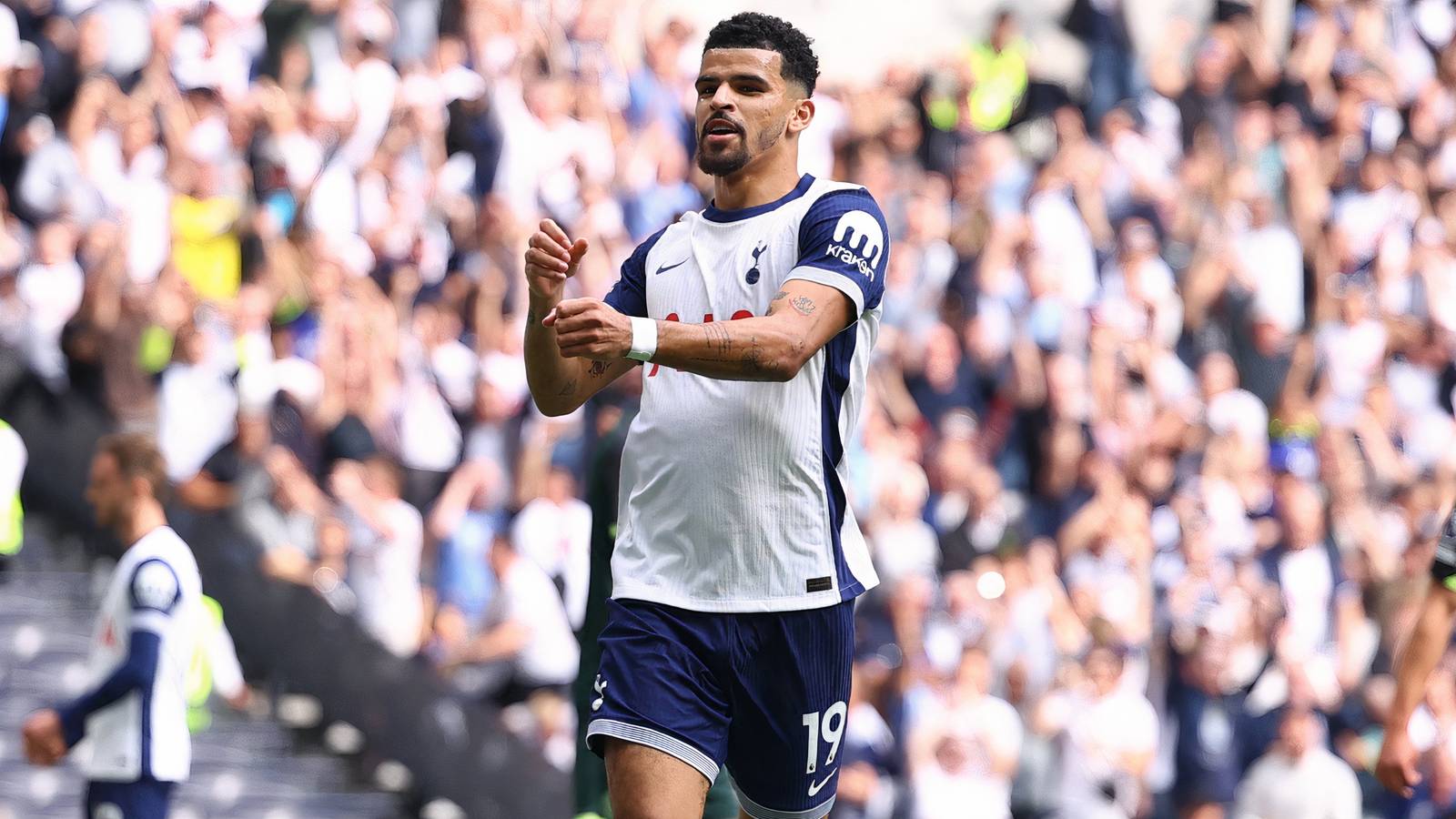 Spurs wasted £14m on Conte signing who earned 2x more than Solanke does