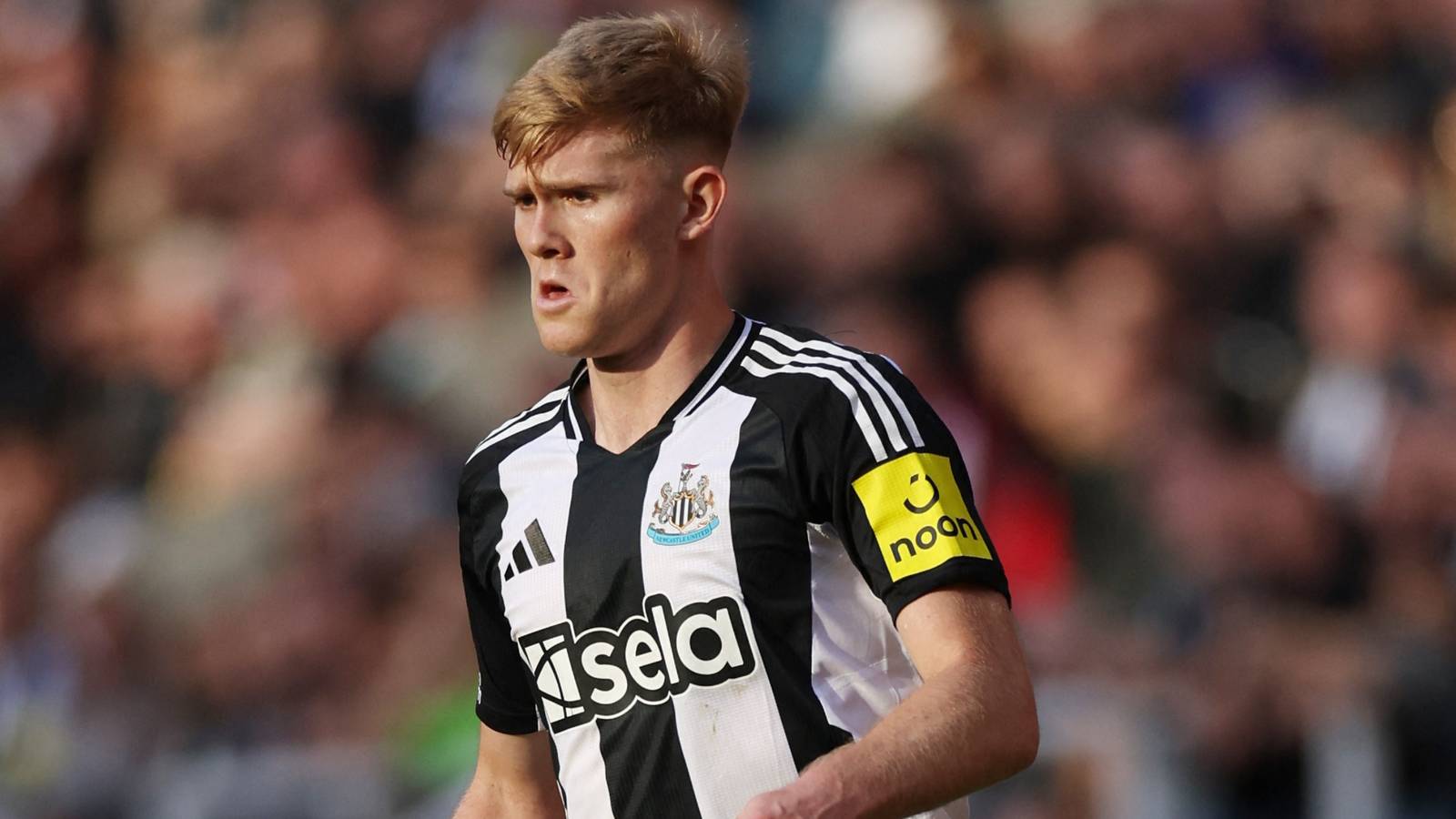 Newcastle Bidik James Trafford: Kiper Muda yang Haus Menit Bermain