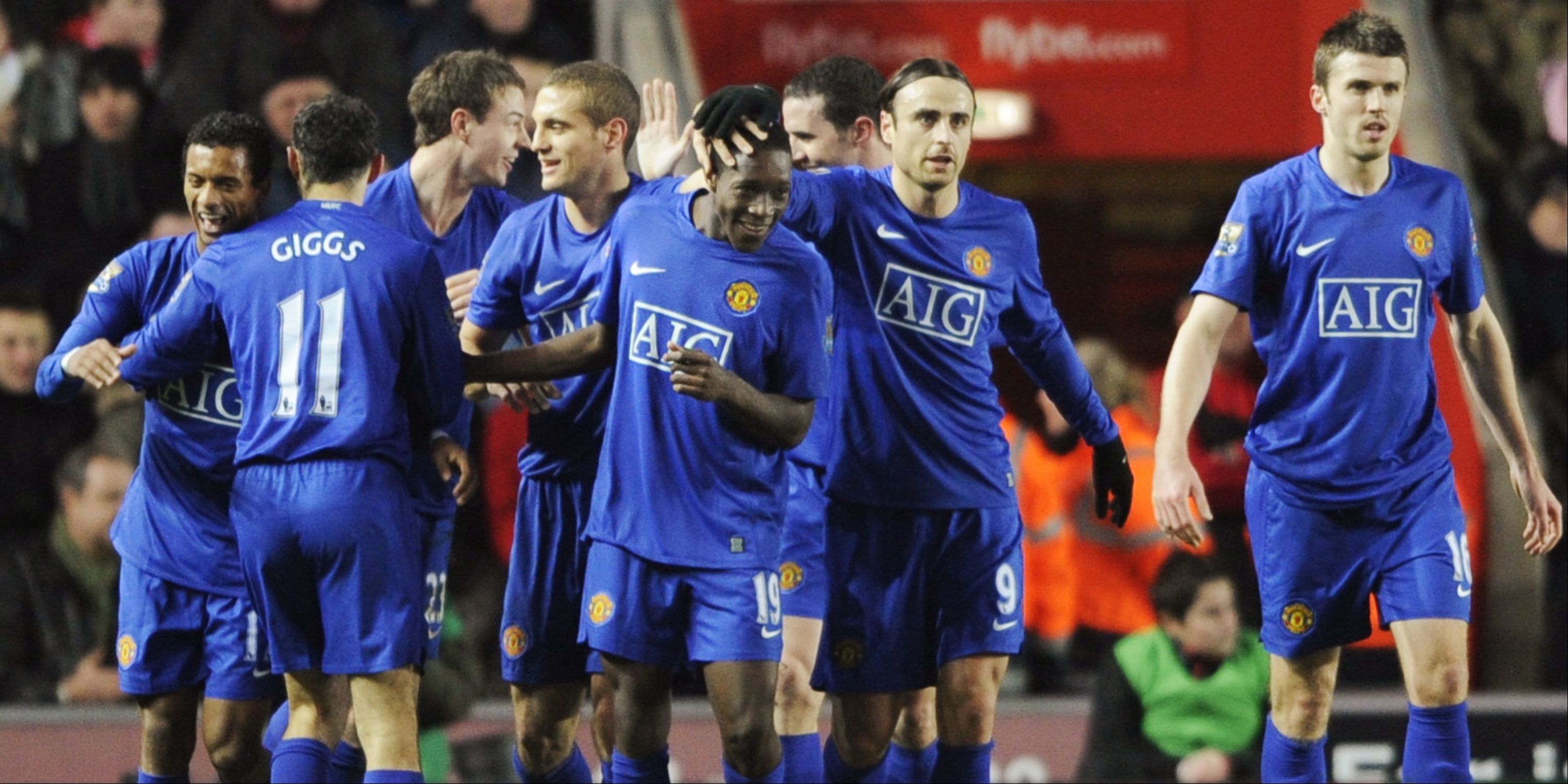 Man-Utd-Welbeck-Berbatov-Giggs-Nani-Carrick-Vidic