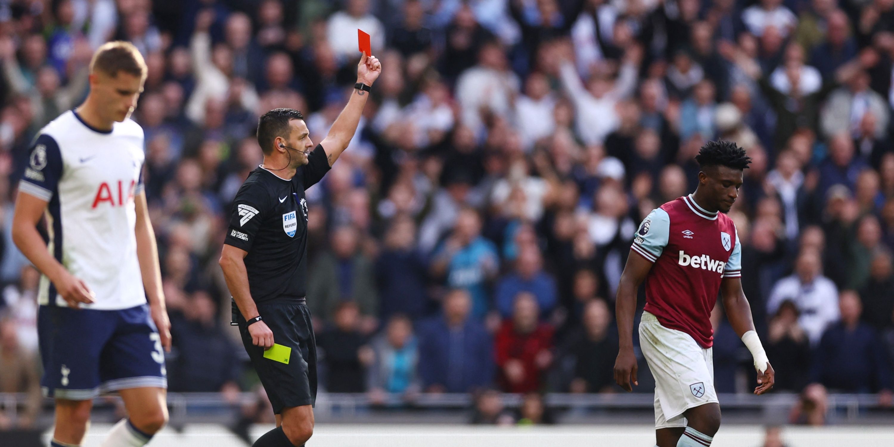 west-ham-premier-league-red-card