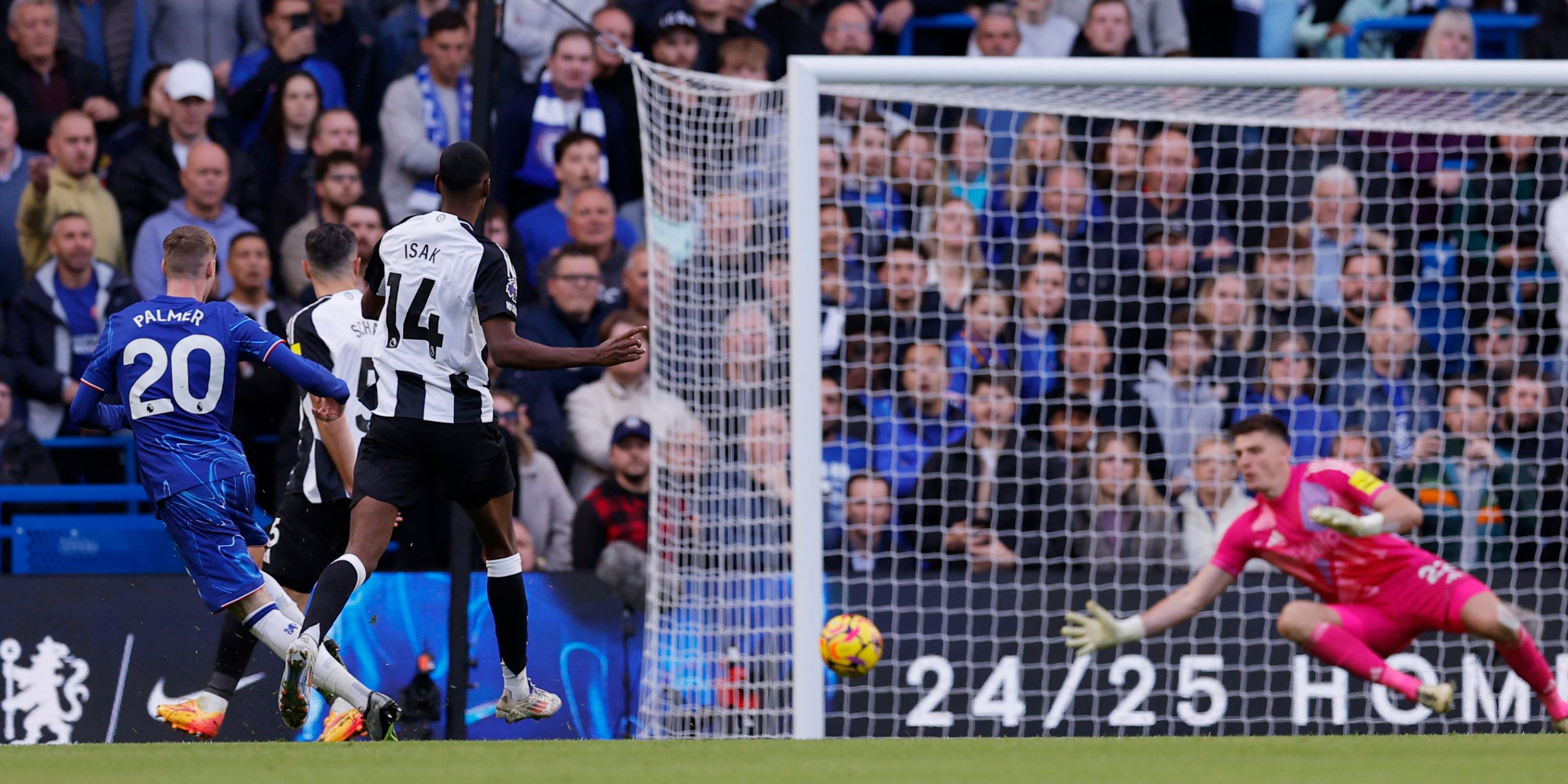 Cole Palmer scoring for Chelsea against Newcastle United in the Premier League