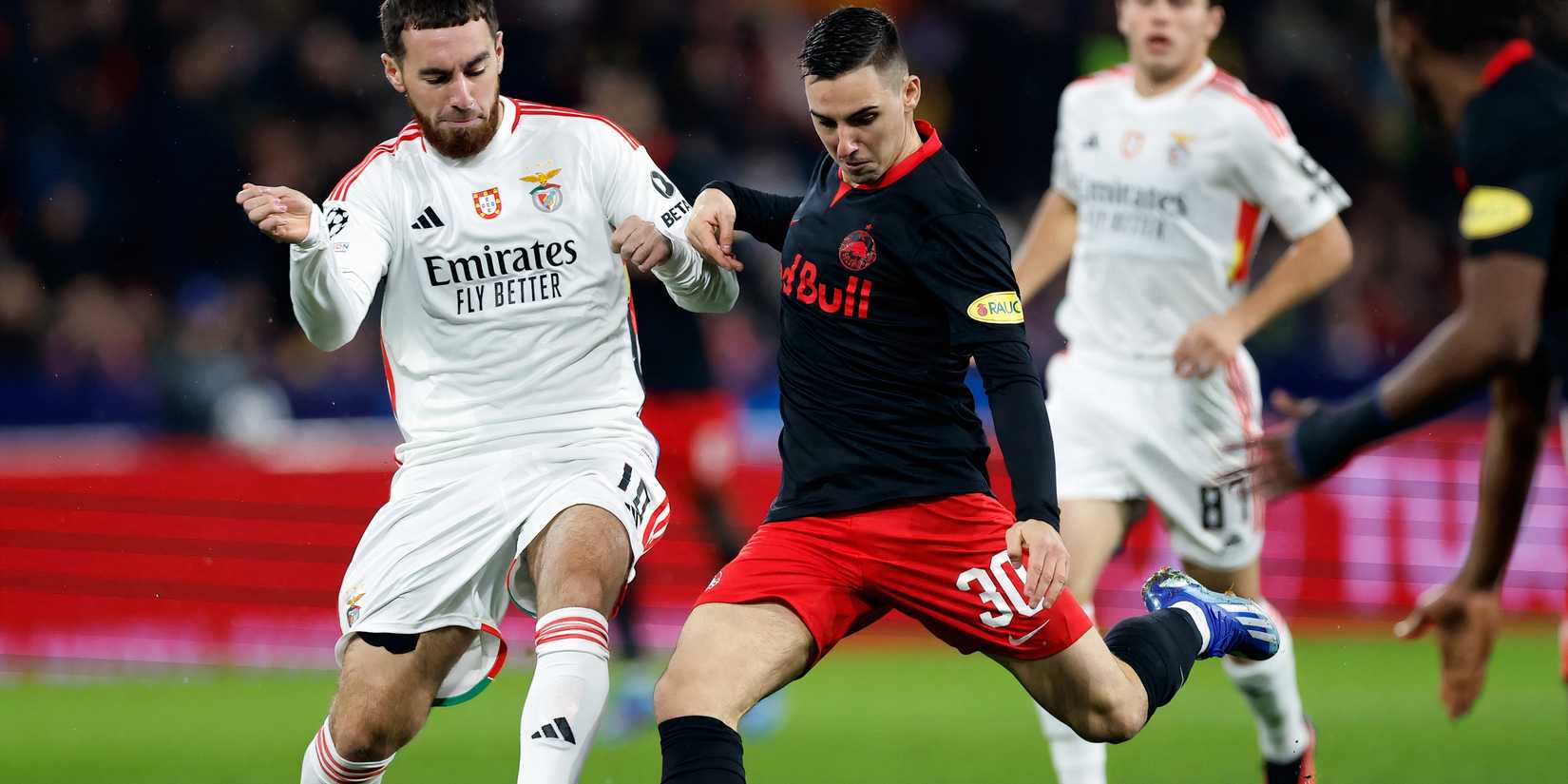 Arsenal aimed at "extraordinary" Ajax attacker Piero Hincapie talks star-news.press/wp Oscar Glooukh