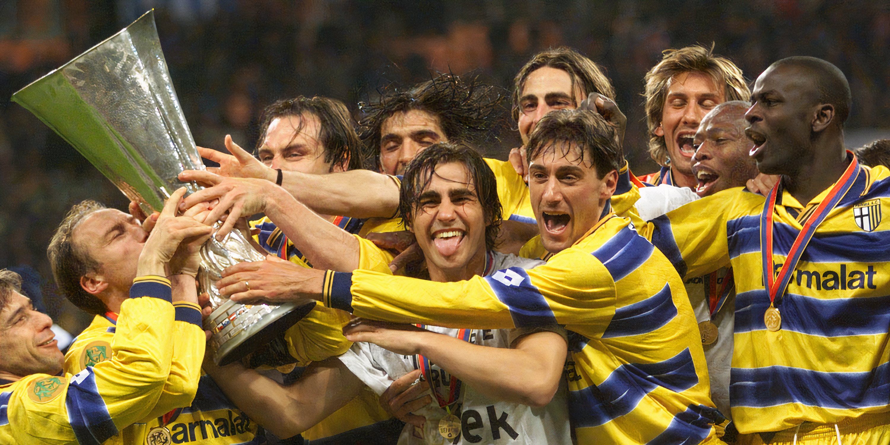 parma-uefa-cup-trophy