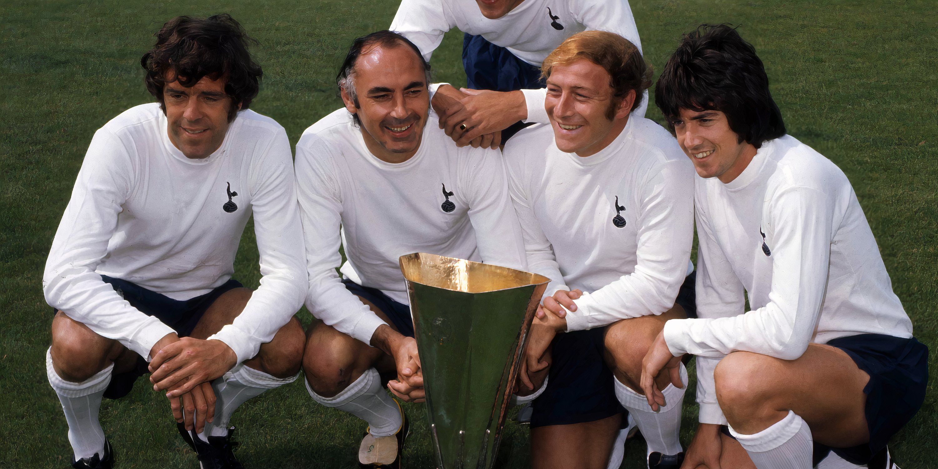 tottenham-hotspur-uefa-cup-trophy