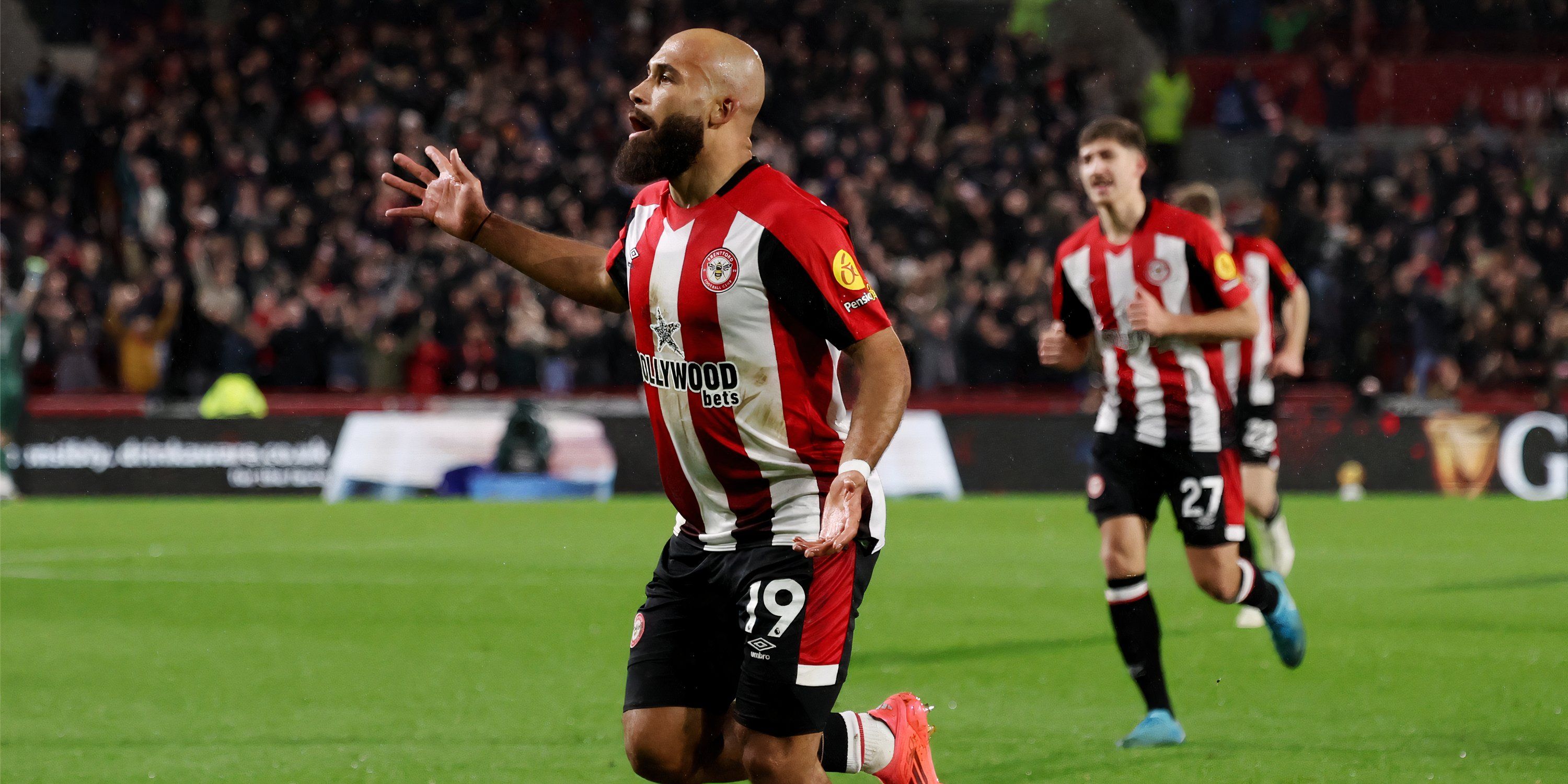 Brian Mbemo celebrates for Brentford 