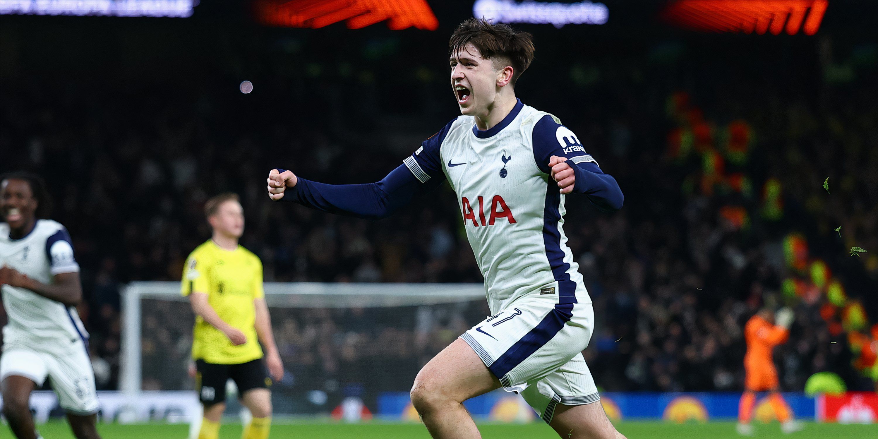 MIKEY-MOORE-SPURS-EUROPA-LEAGUE