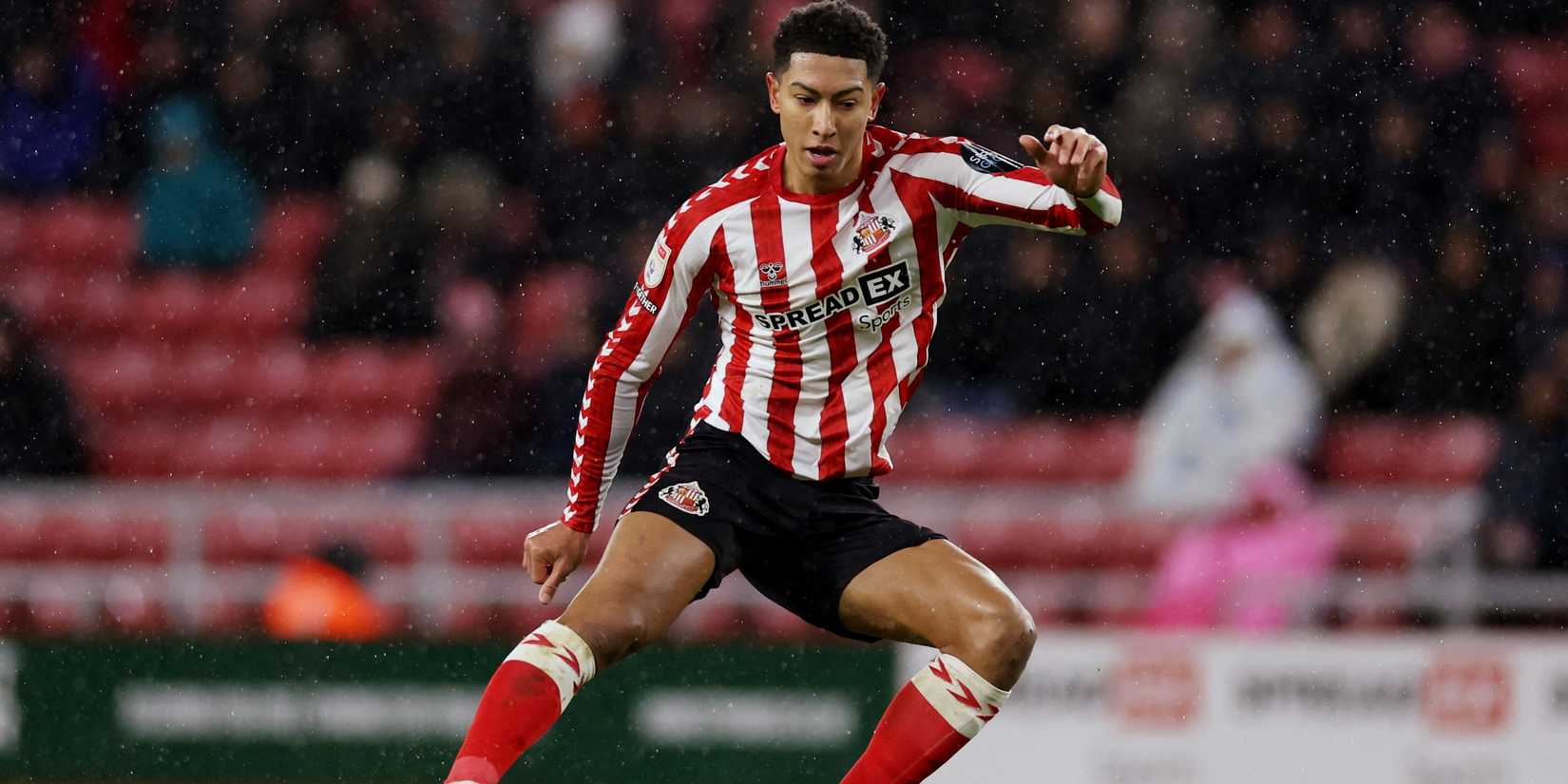 Job Bellingham do Sunderland em ação