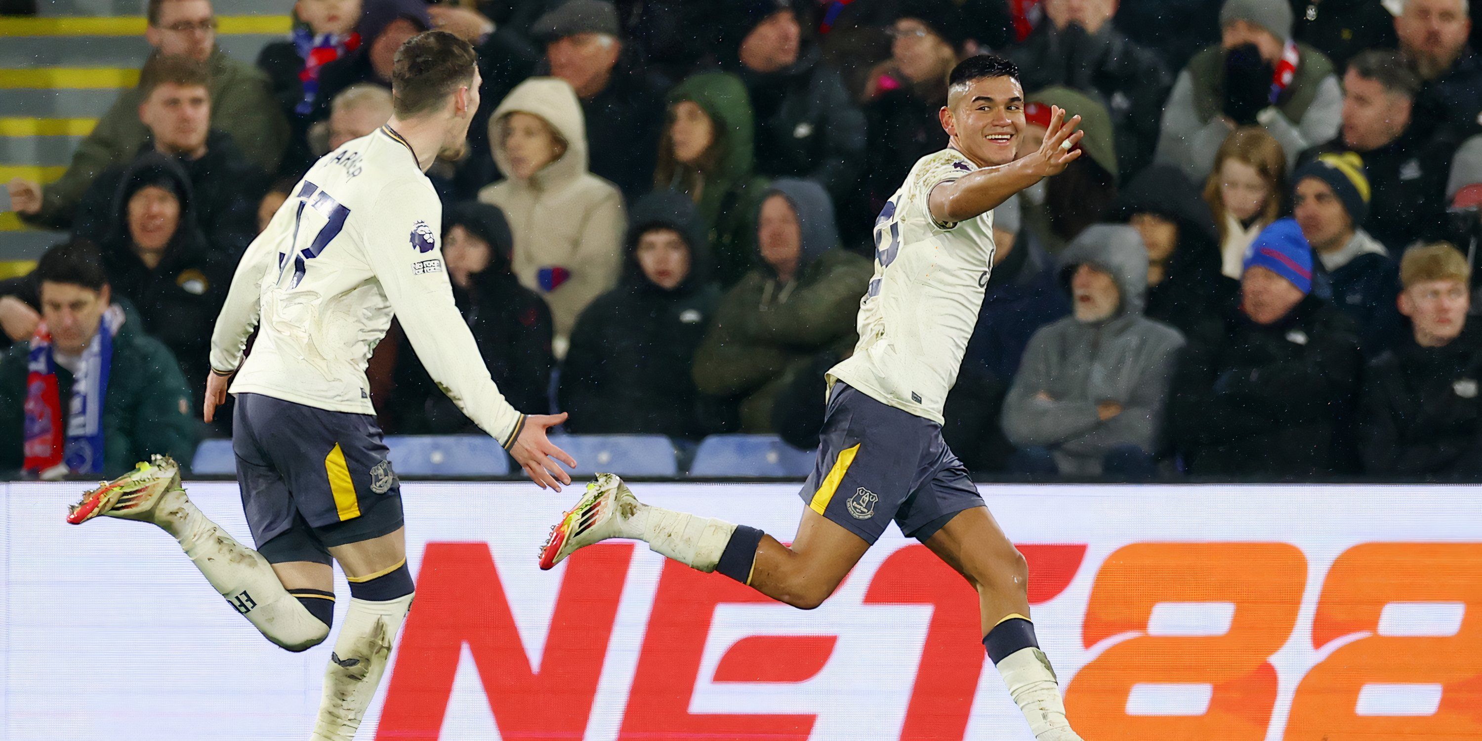 Charly Alcaraz celebrates for Everton-1