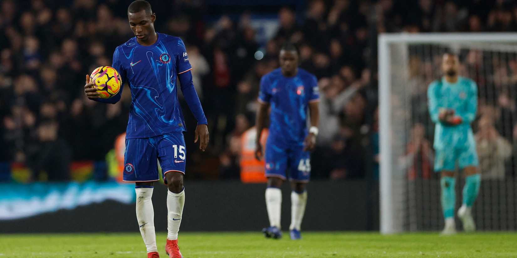 Chelsea's Nicolas Jackson eliminates the AFC Bournemouth's Justin Klivert scores