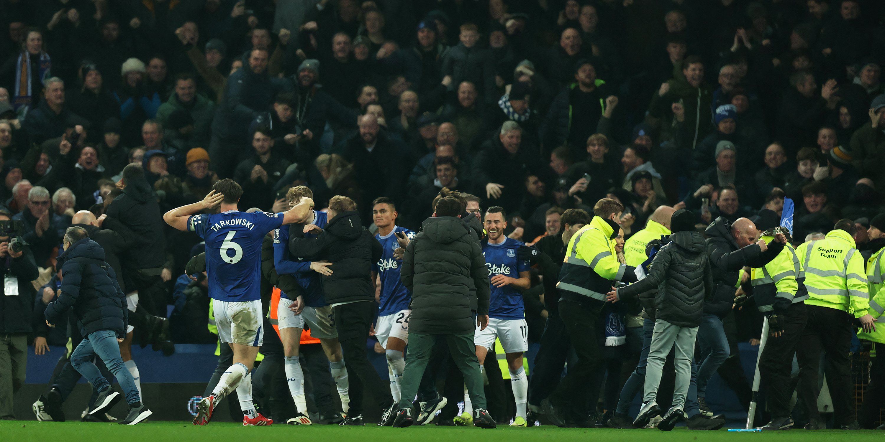 Everton celebrate in the Merseyside Derby