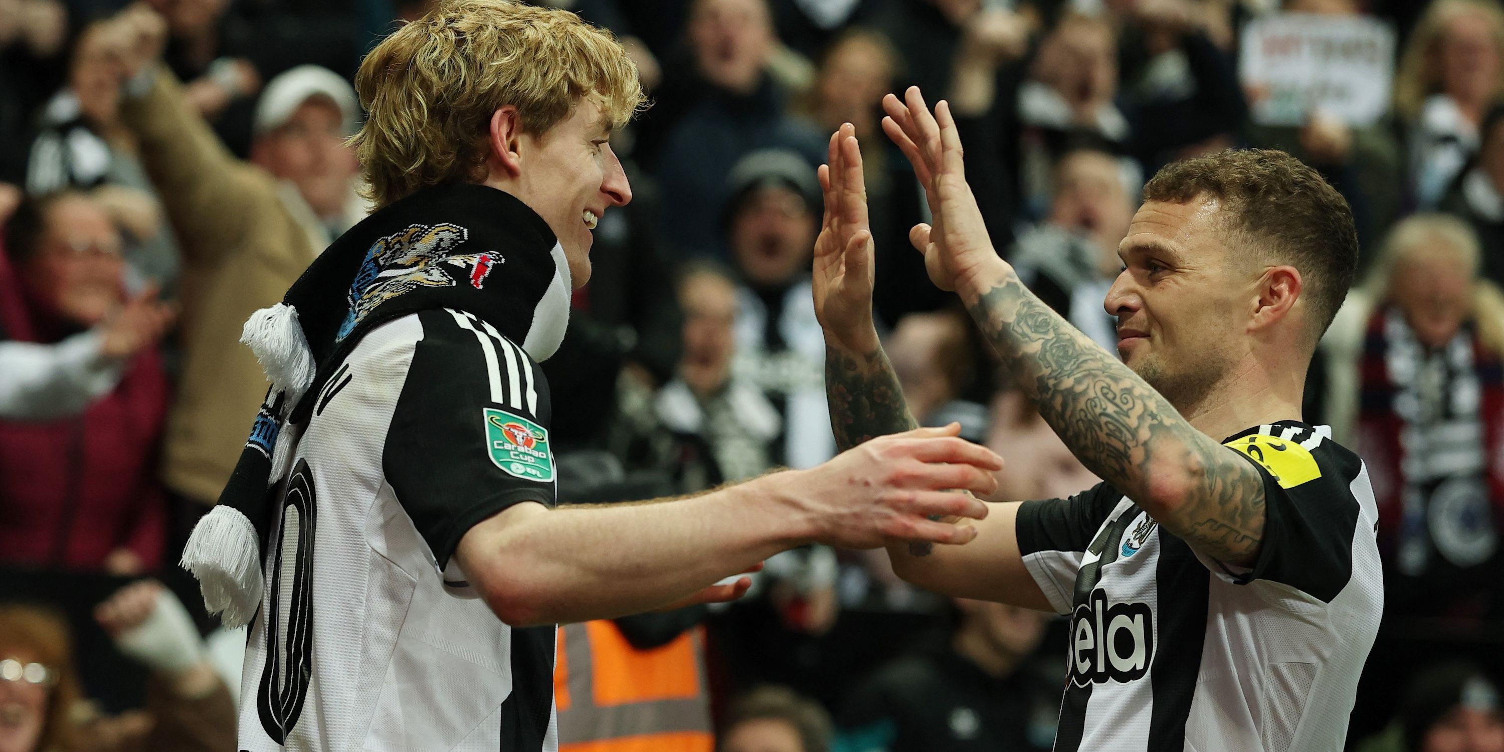 Anthony Gordon of Newcastle United celebrates the second goal with Kieran Trippier