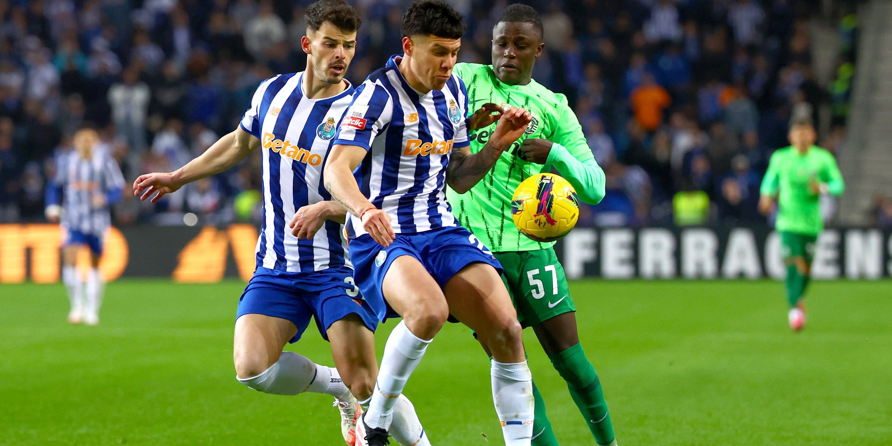 Sporting CP's Geovany Quenda in action with FC Porto's Nehuen Perez