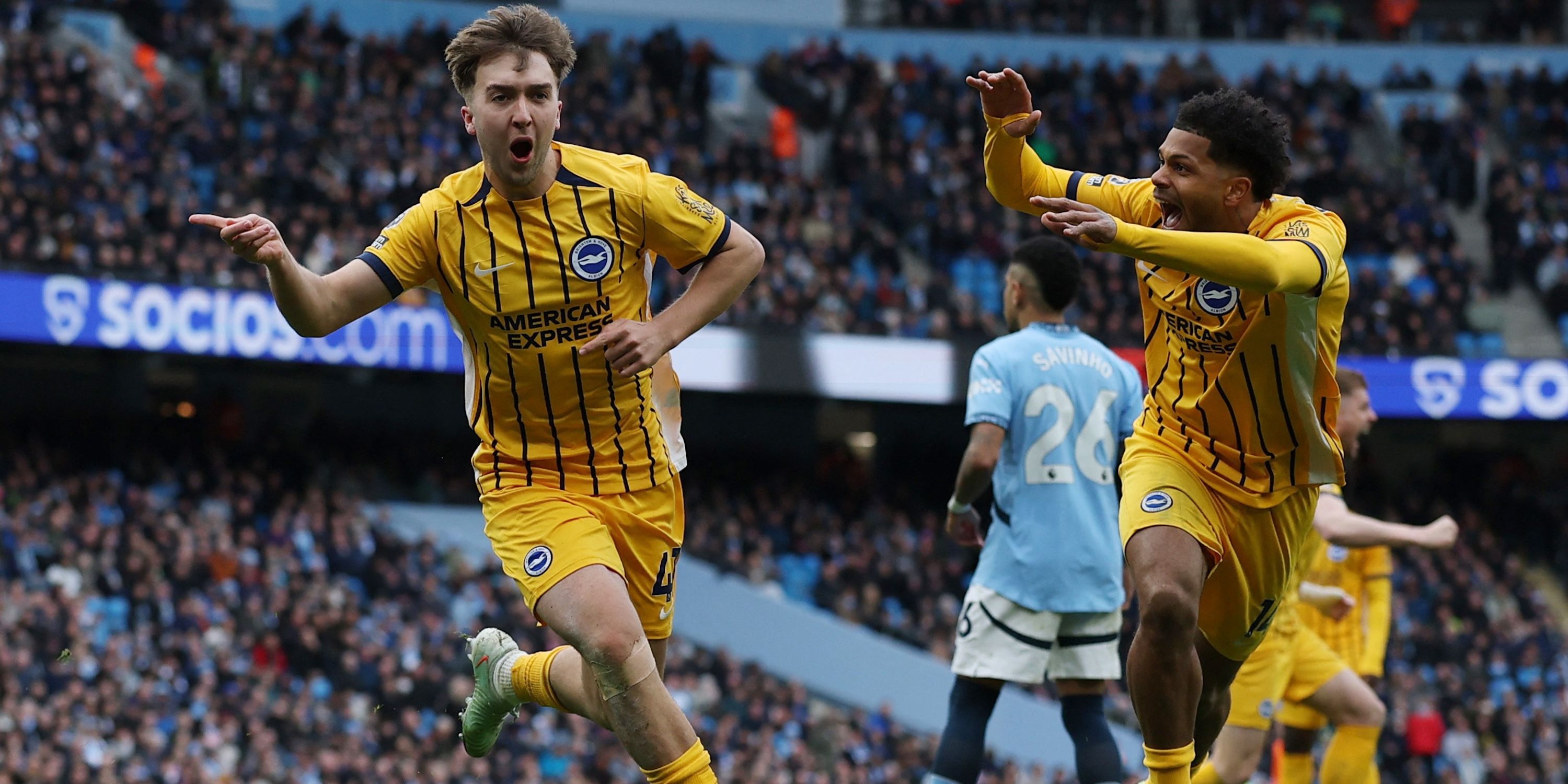 جاك هينشيلوود وجورجينو روتر من برايتون وهوف ألبيون 