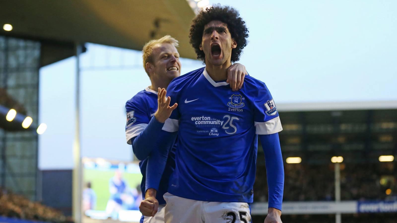 Moyes' next Fellaini: £17m star now keen on signing for Everton this month