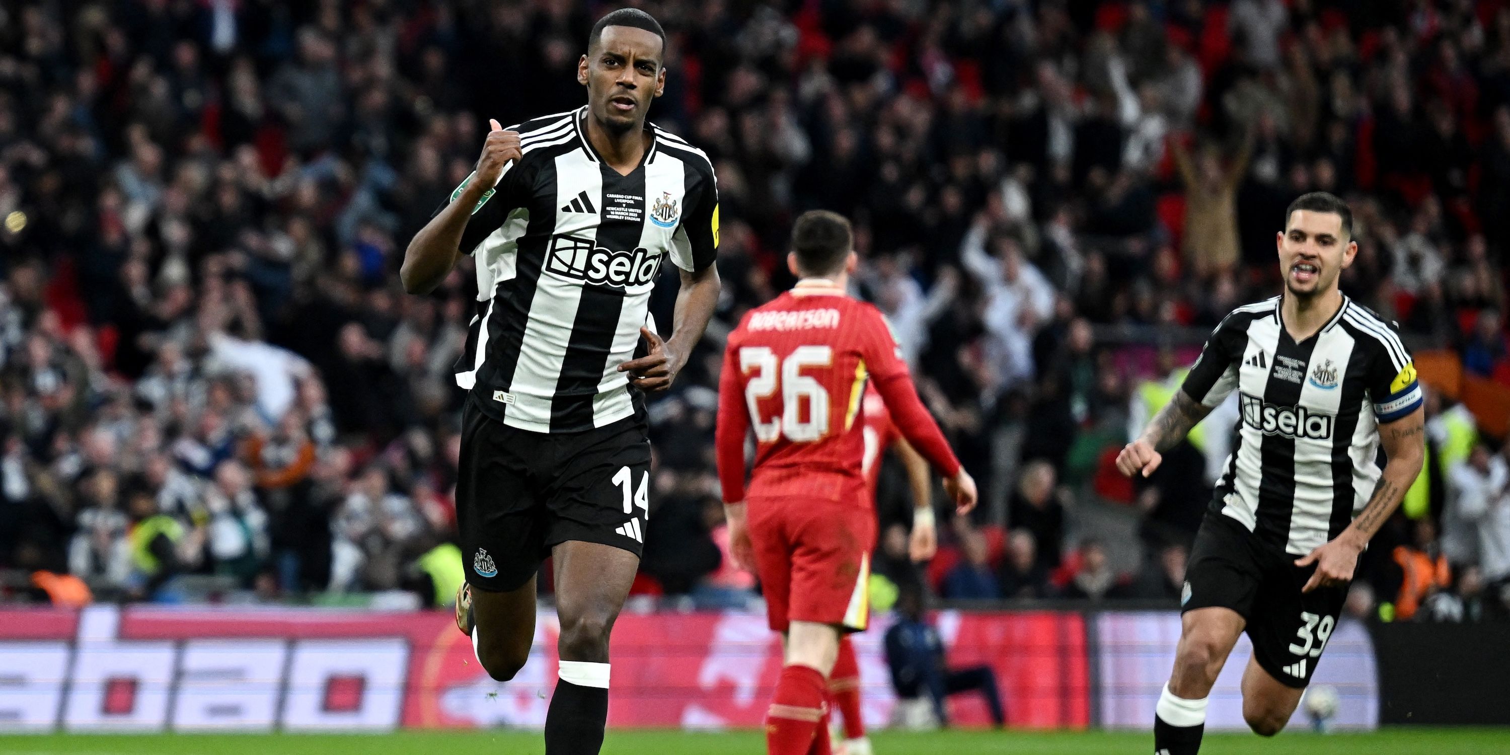 Alexander Issak of Newcastle United celebrates their second goal 