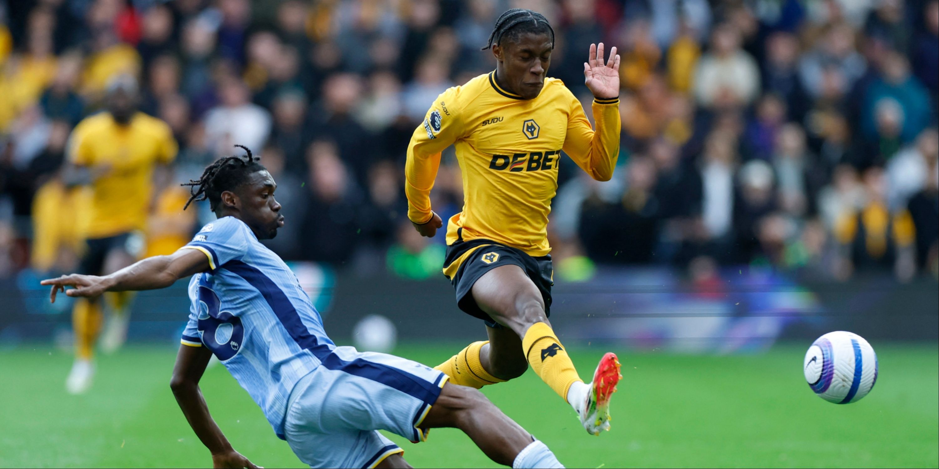 https://static0.footballfancastimages.com/wordpress/wp-content/uploads/2025/04/bissouma-bellegarde.jpg