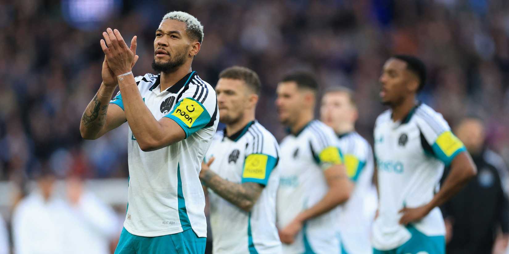 Joelinton applauds Newcastle fans 