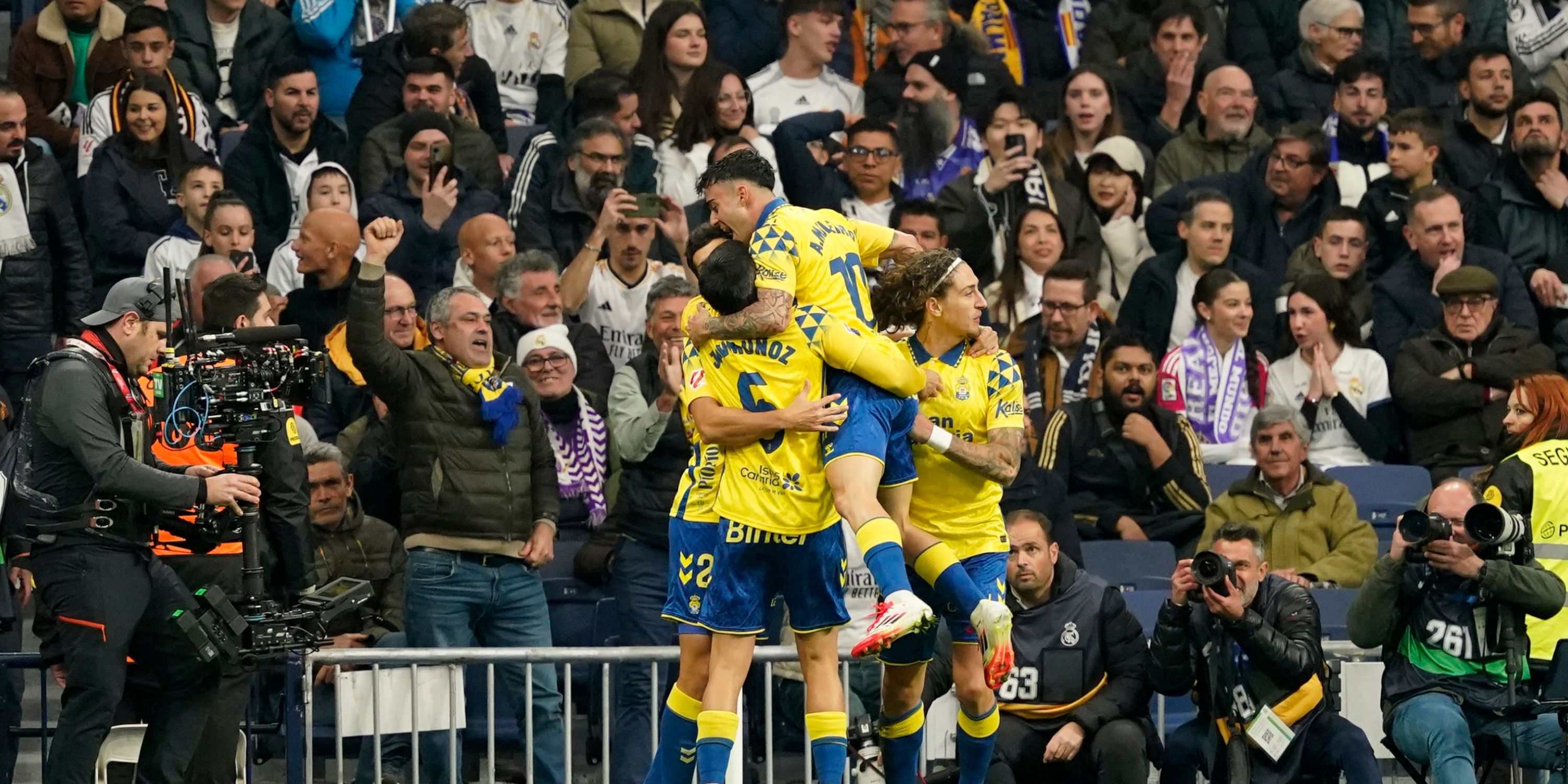https://static0.footballfancastimages.com/wordpress/wp-content/uploads/2025/04/mixcollage-20-apr-2025-07-36-am-2591.jpg