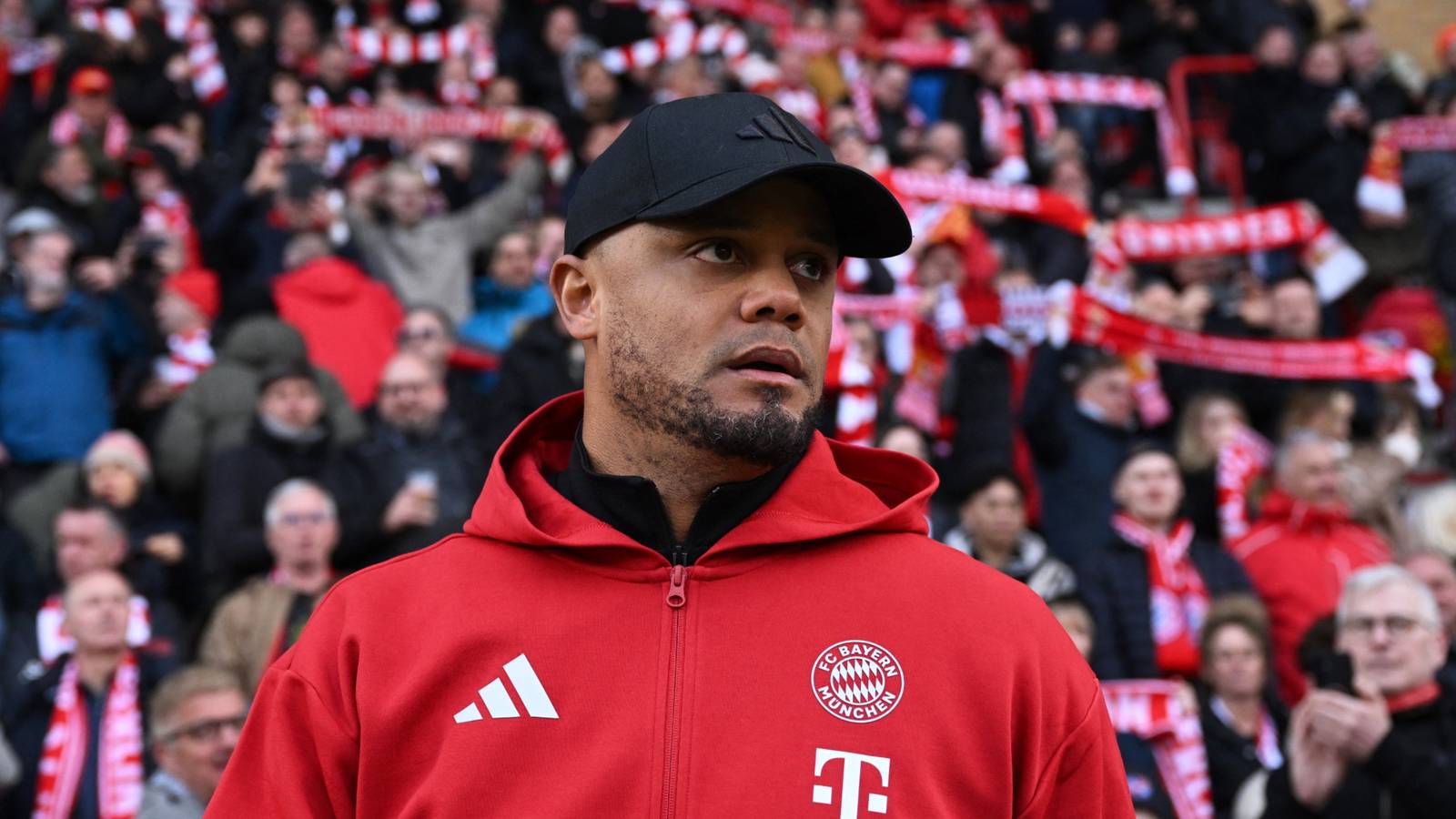 Bayern Munich boss opts for ‘another slice of apple’ over signing Tottenham star Bayern Munich boss opts for ‘another slice of apple’ over signing Tottenham star