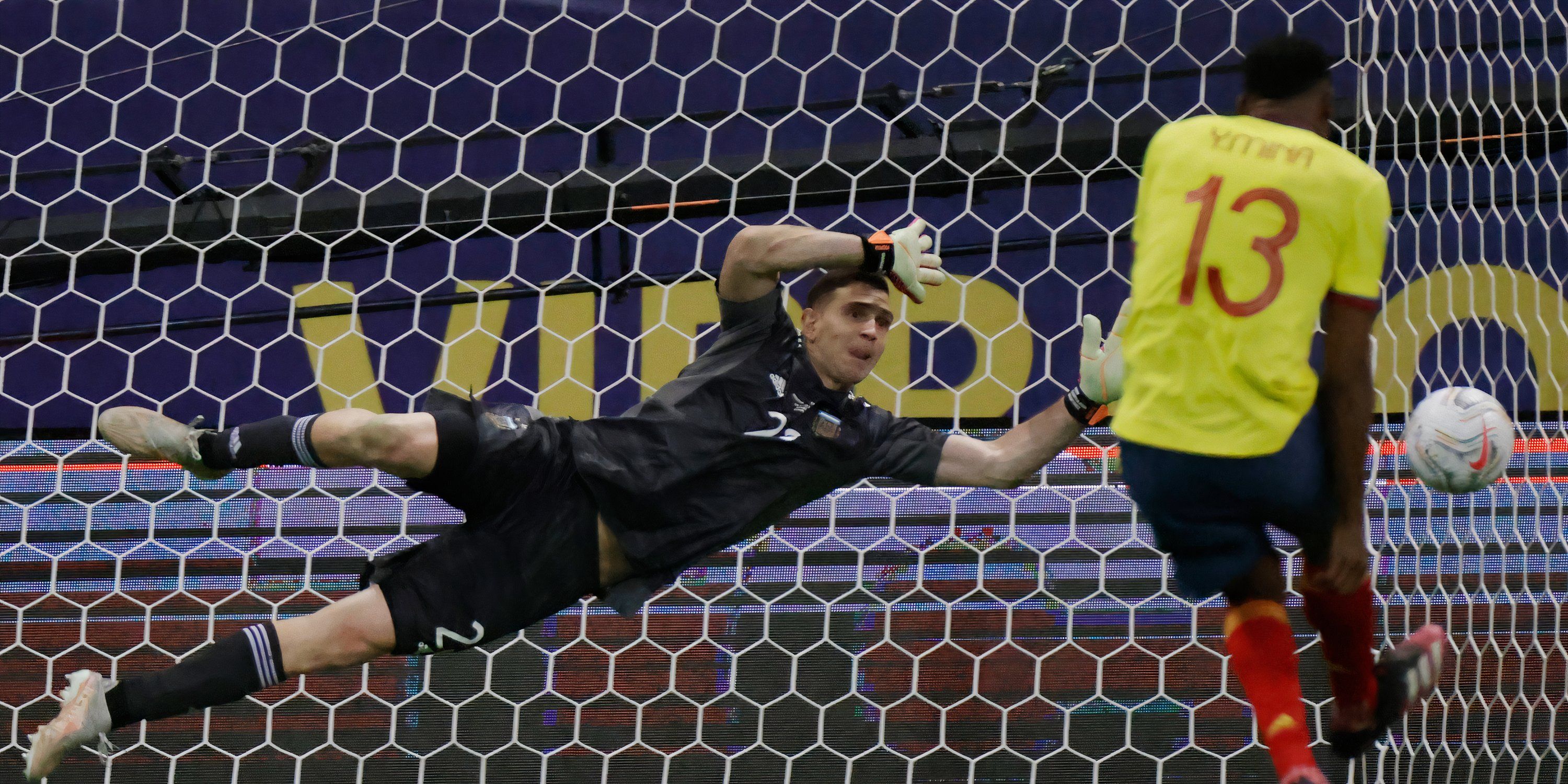 Yerry-Mina-Palletty-emi-Martinez-Copa-America