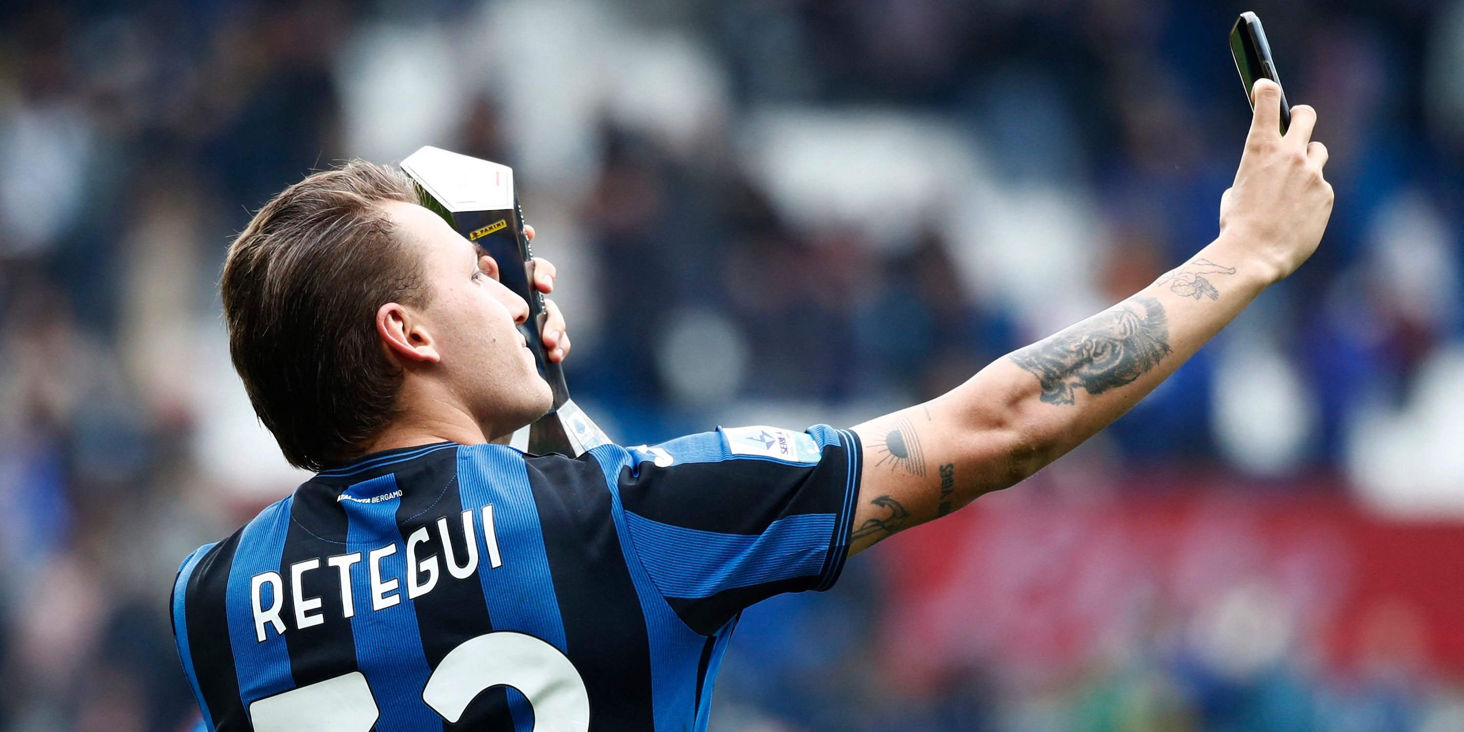 Atalanta's Mateo Retegui celebrates the match after the match