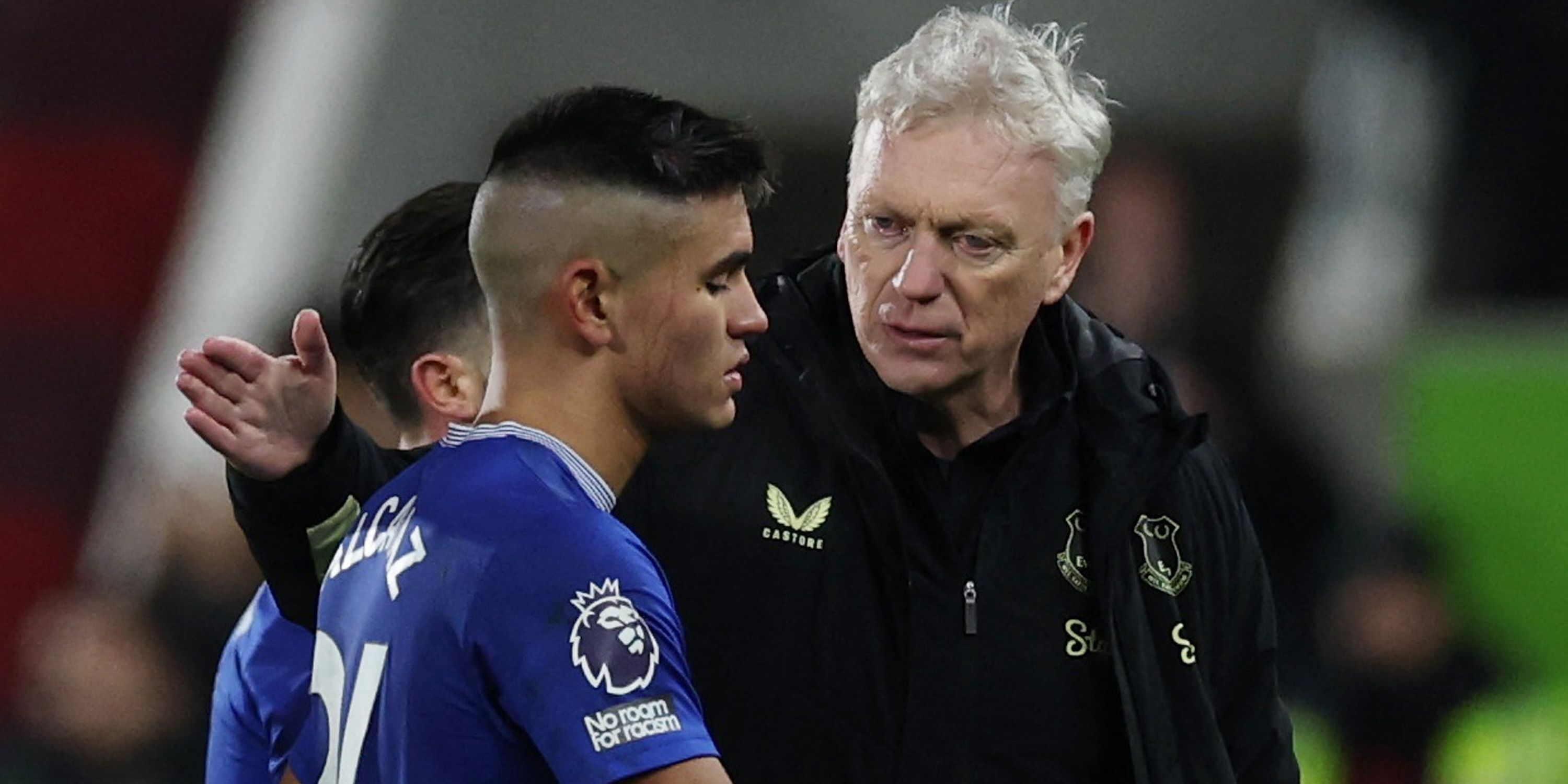 Everton manager David Moyes and Everton's Carlos Alcaraz 