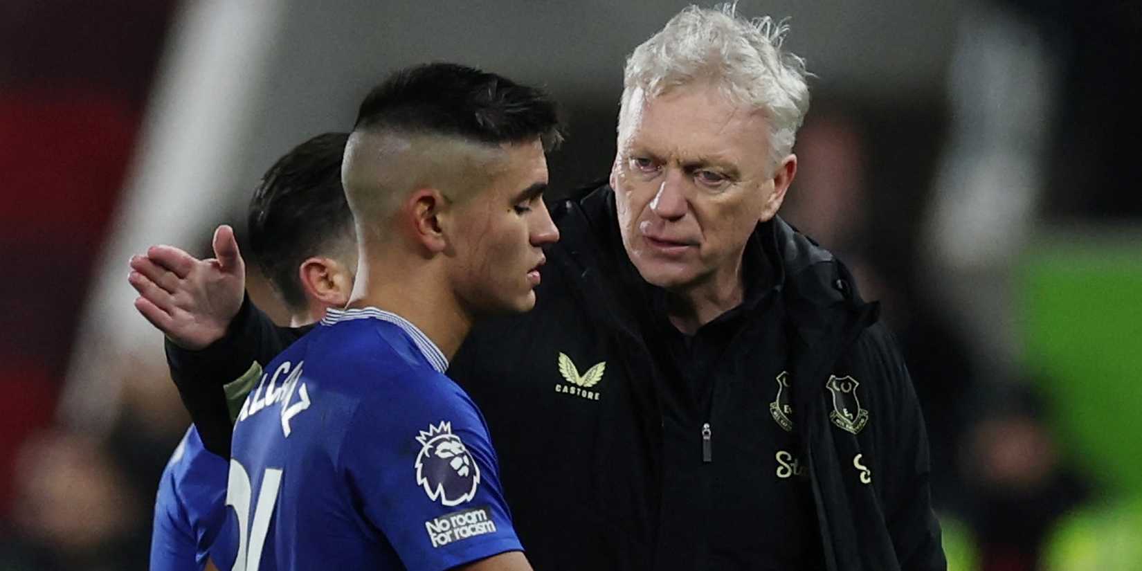 Everton manager David Moyes with Everton's Carlos Alcaraz 