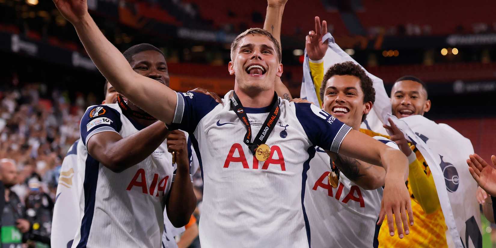Tottenham set 'historic' Micky van de Ven price as Real Madrid and Liverpool circle van-de-ven-spurs