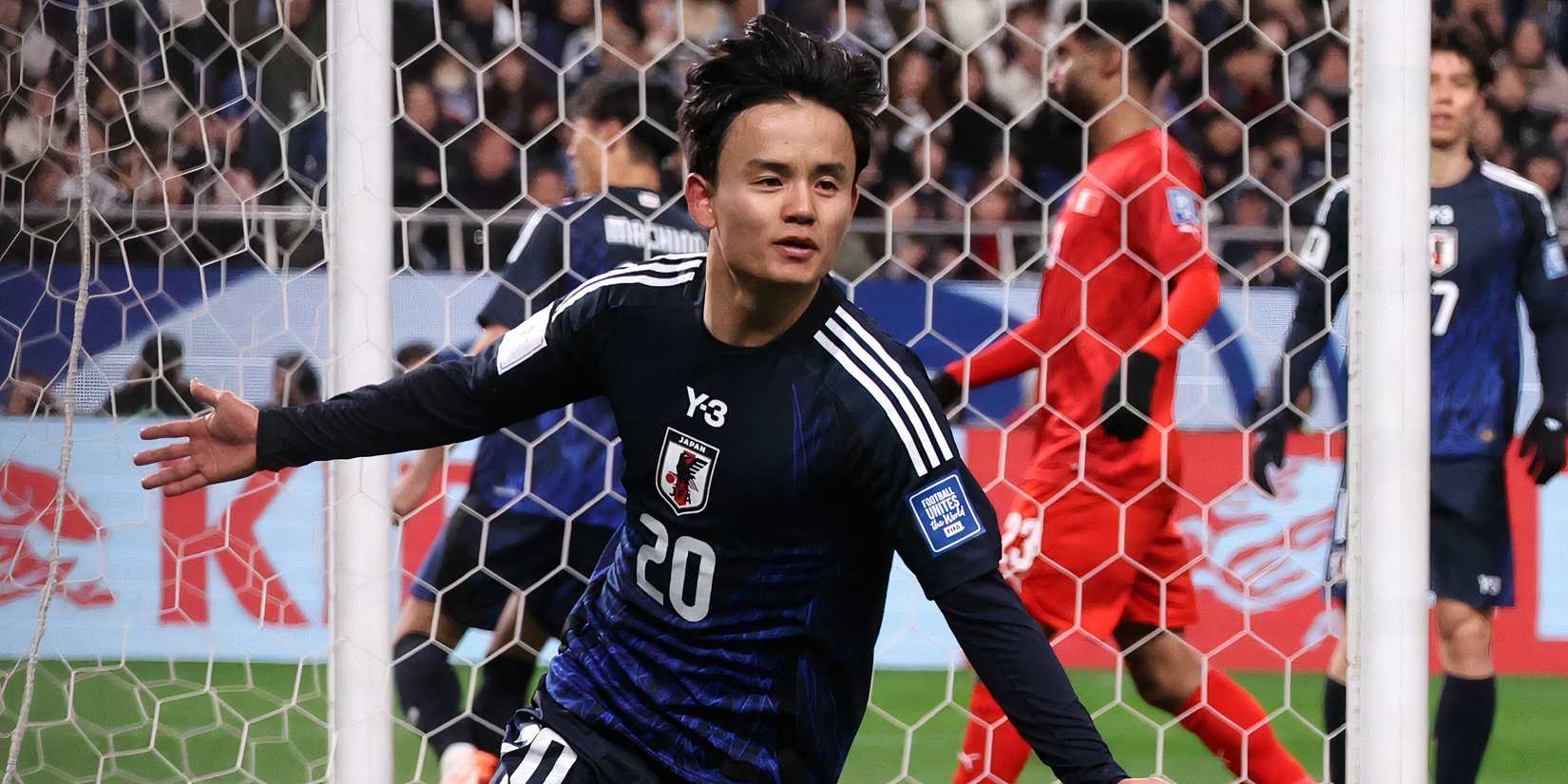 Такефуса Кубо забивает за Японию