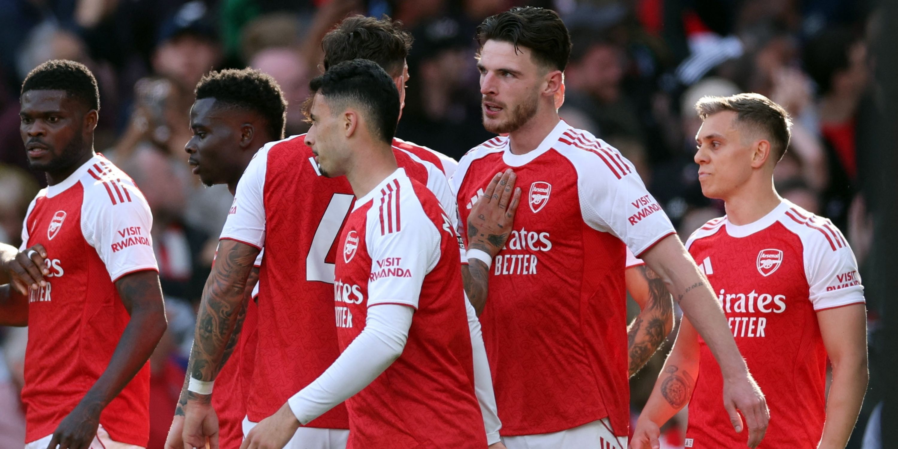 Declan Rice d'Arsenal celebrates the marking of his first goal with his teammates
