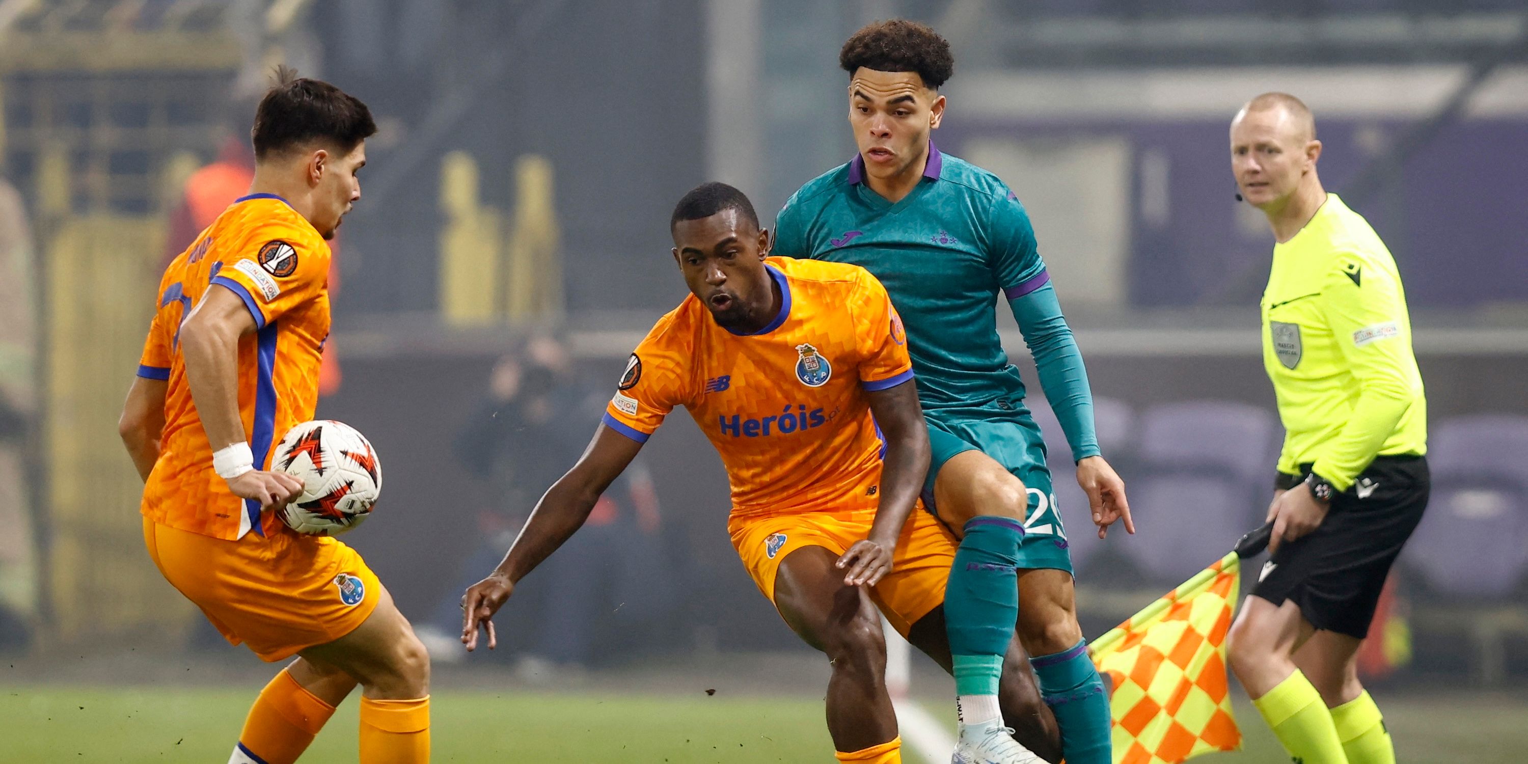  FC Porto's Otavio in action with Anderlecht's Mario Stroeykens