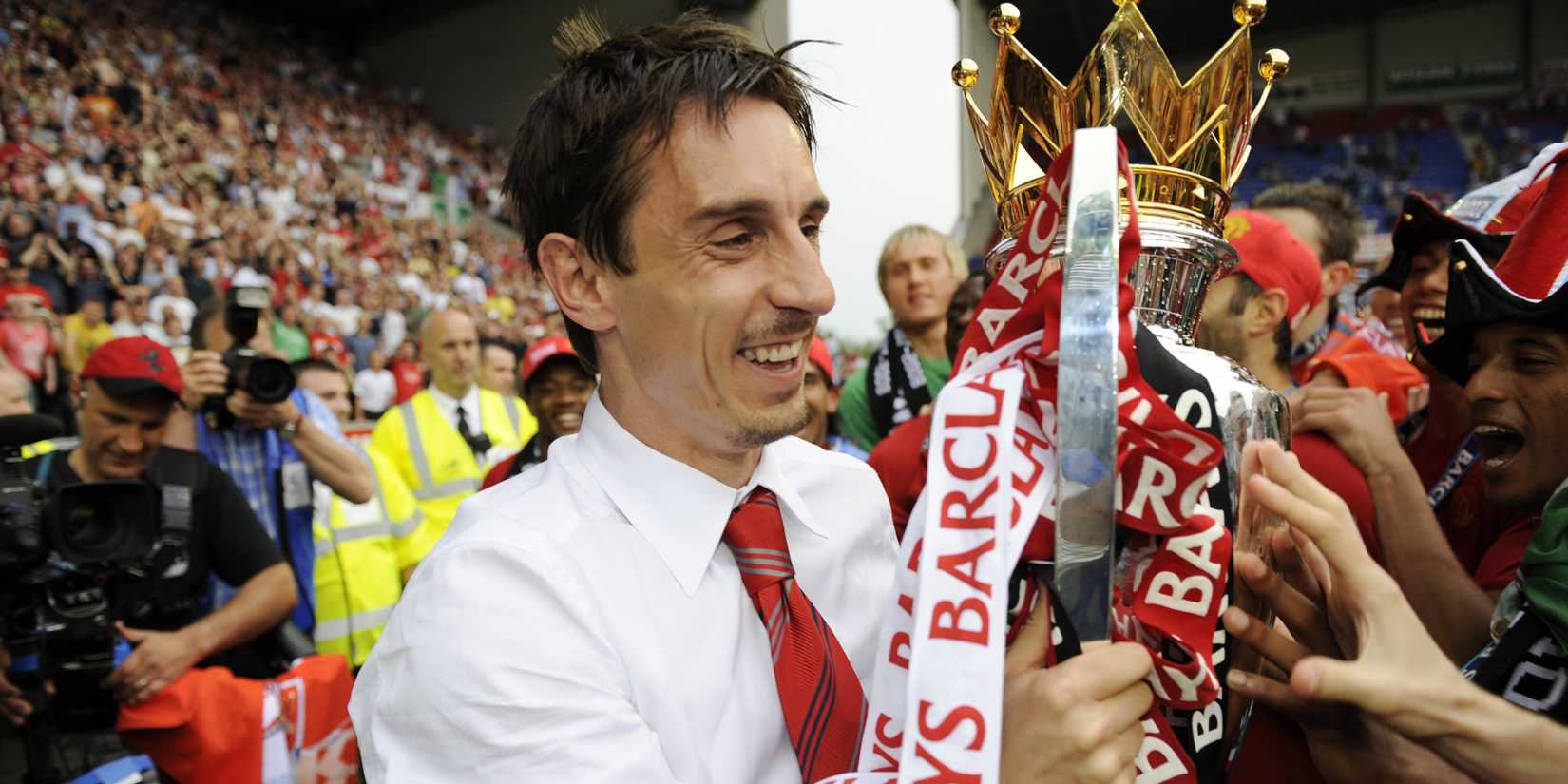 The Greatest 20 Right-Backs in Football History gary-neville-man-utd