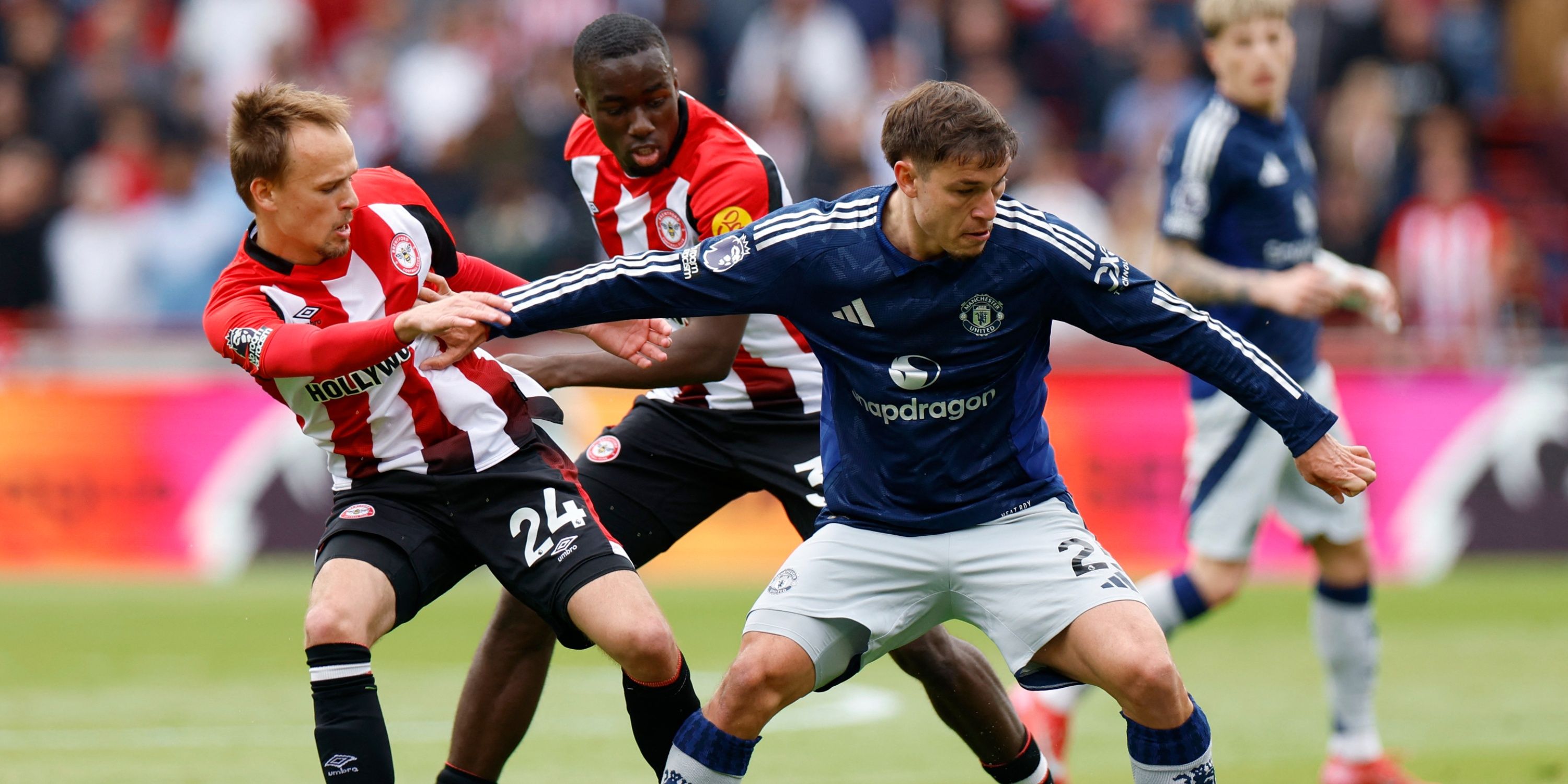 mikkel-damsgaard-brentford