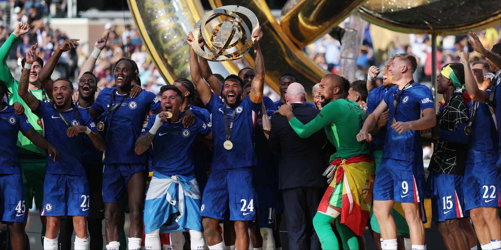 Chelsea want to replace £195k-a-week star as Newcastle eye 