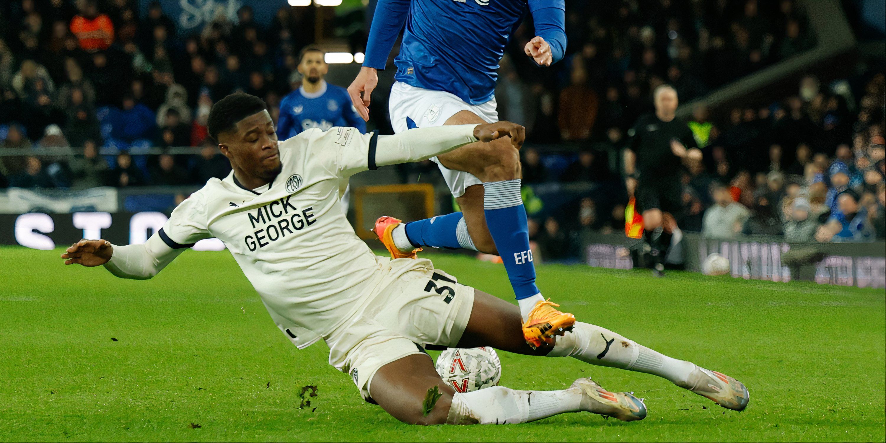 Instant Fernandez upgrade: Rangers "close to agreeing" move for 6 ft 4 star