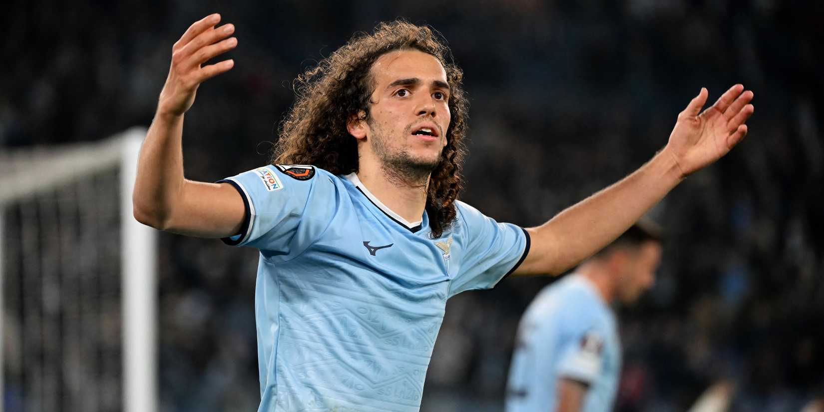 Sunderland now lead Newcastle in race to sign 