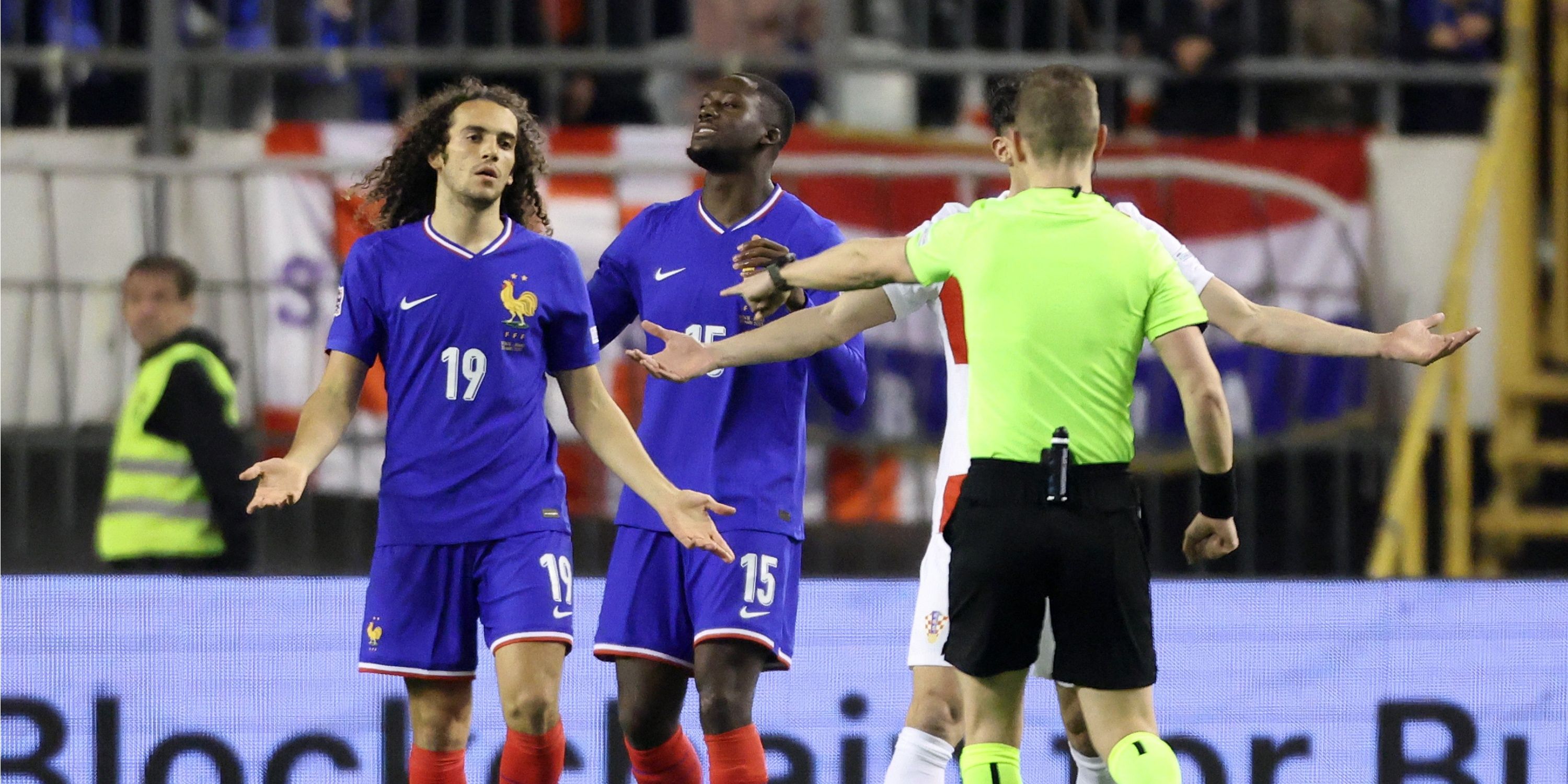 Le Bris driving move: Sunderland enter race for 