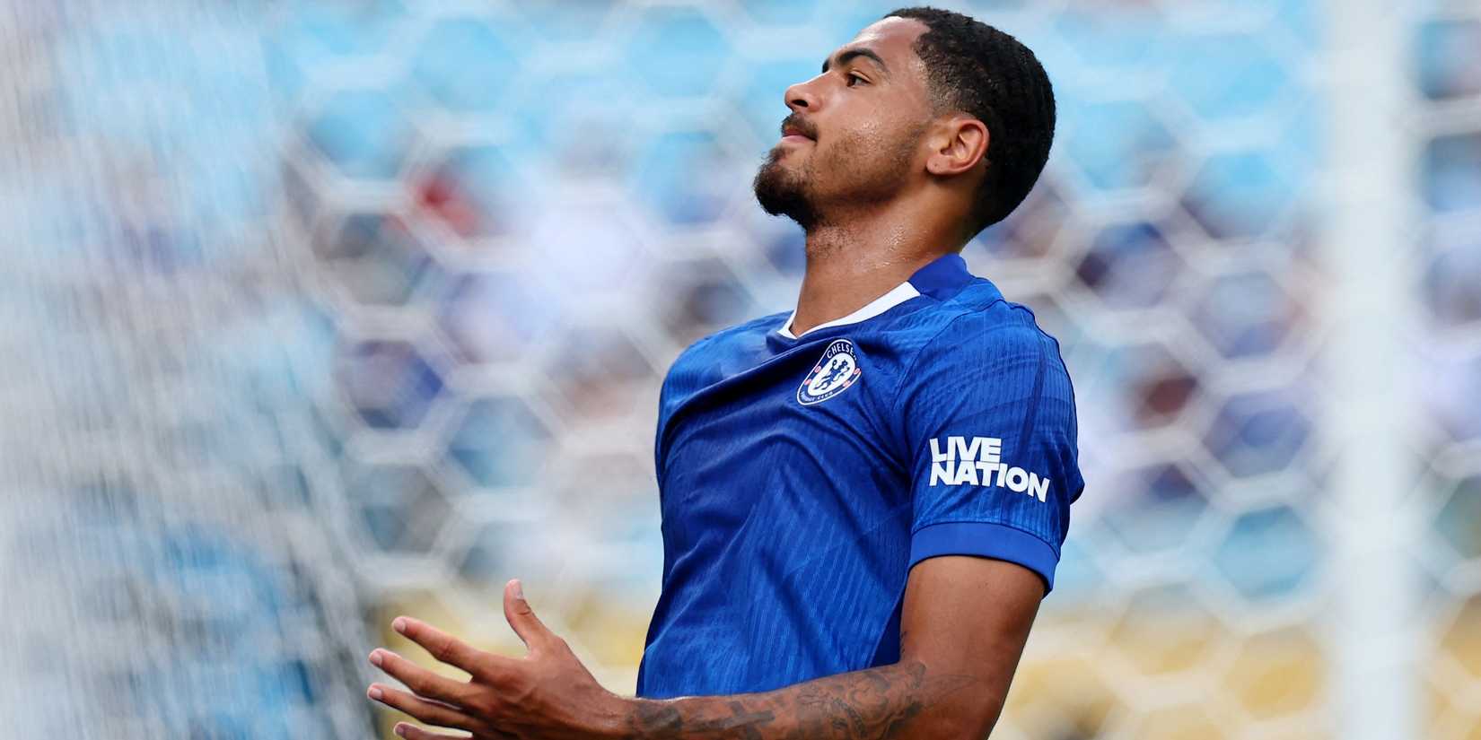 Levi Colwill di Chelsea reagisce