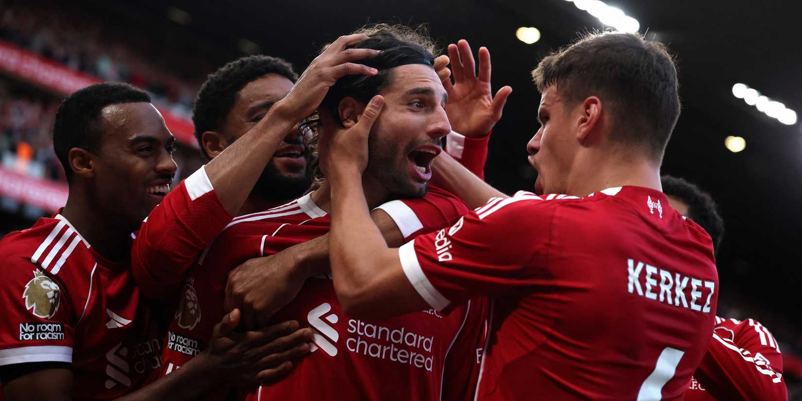 Доминик Собослаи забивает за Ливерпуль