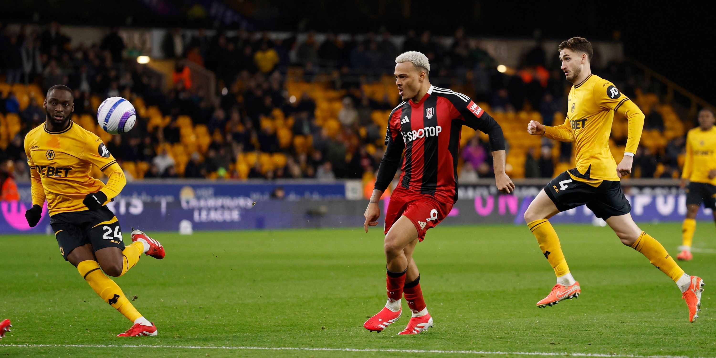 Rodrigo Muniz of Fulham scores his second goal