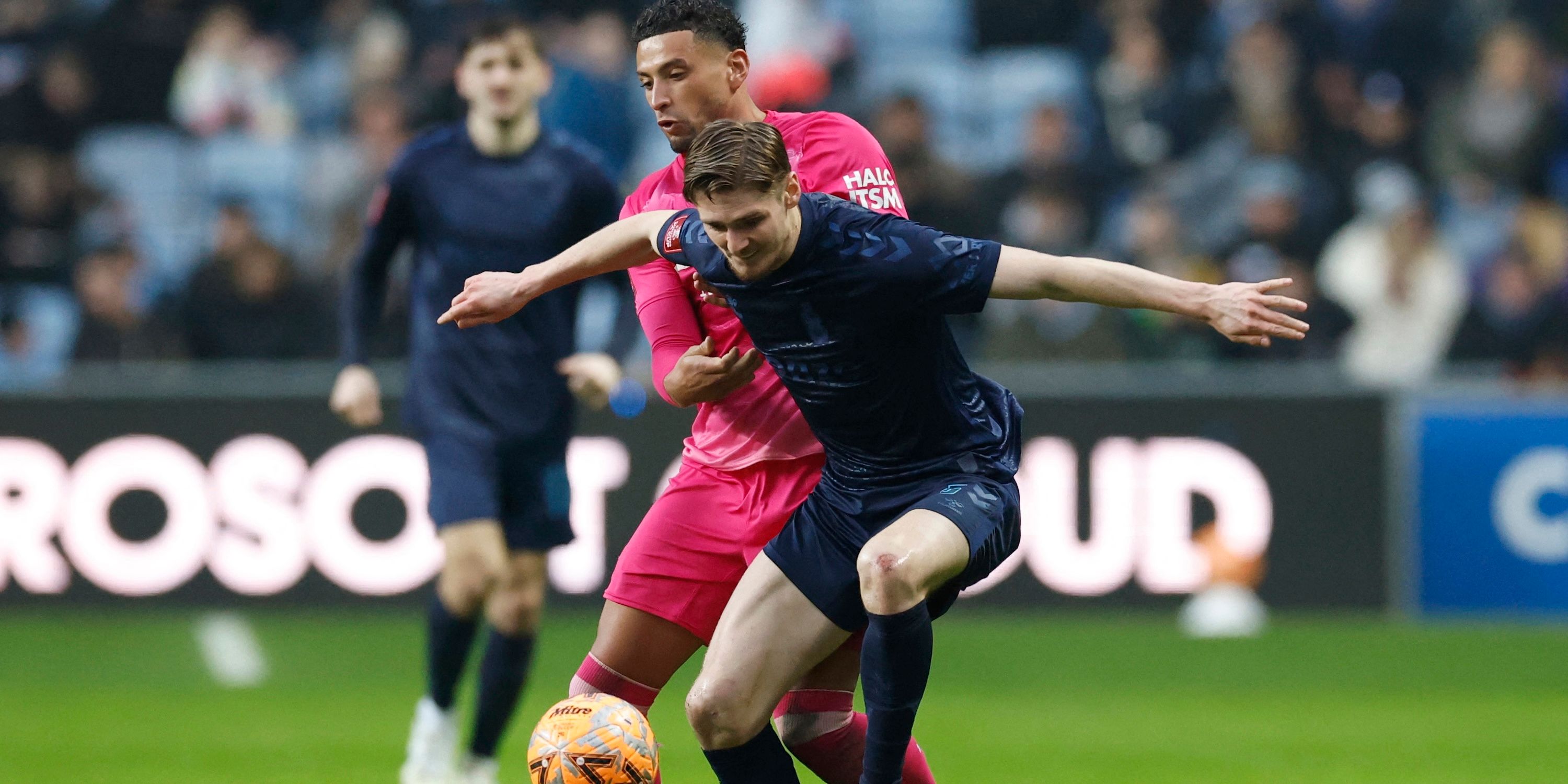 Southampton now "in talks" to sign "top-class" £15m Fernandes replacement