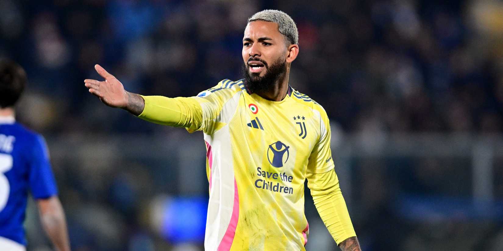 Douglas Luiz of Juventus reacts