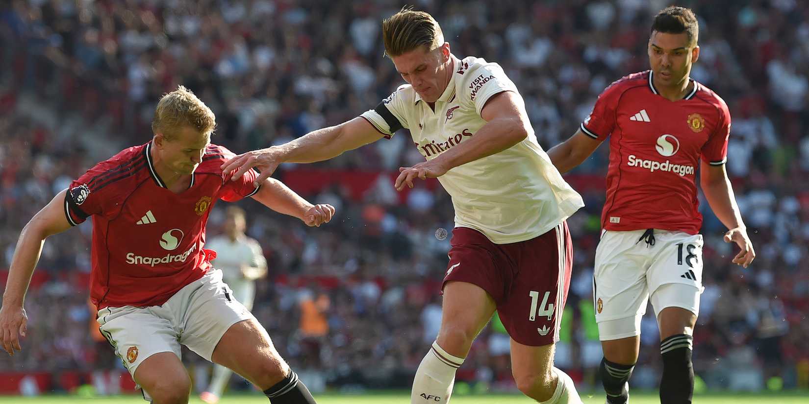 Виктор Дьёкереш в форме Арсенала