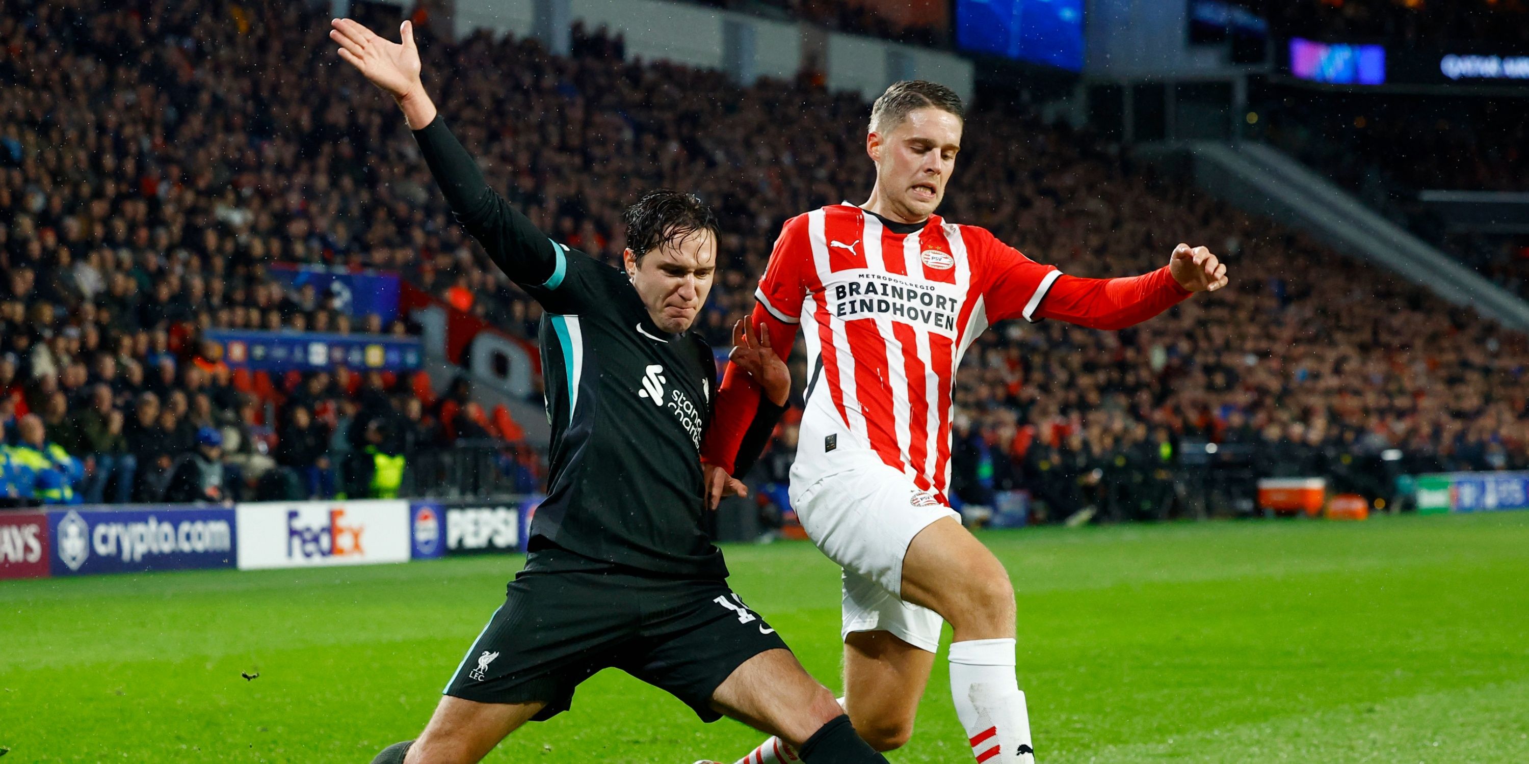Sunderland submit £26m+ bid to sign creative star with late deal on cards