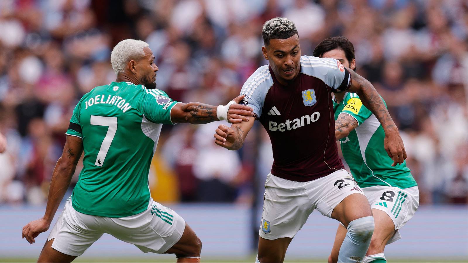 Liverpool submit offer to sign 16 y/o Man City target likened to Rogers