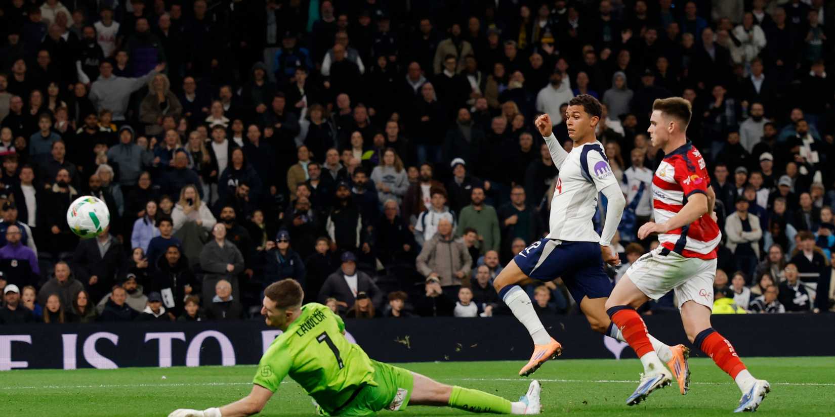 Fewer touches than Kinsky: Frank must bench 5/10 Spurs star after Doncaster