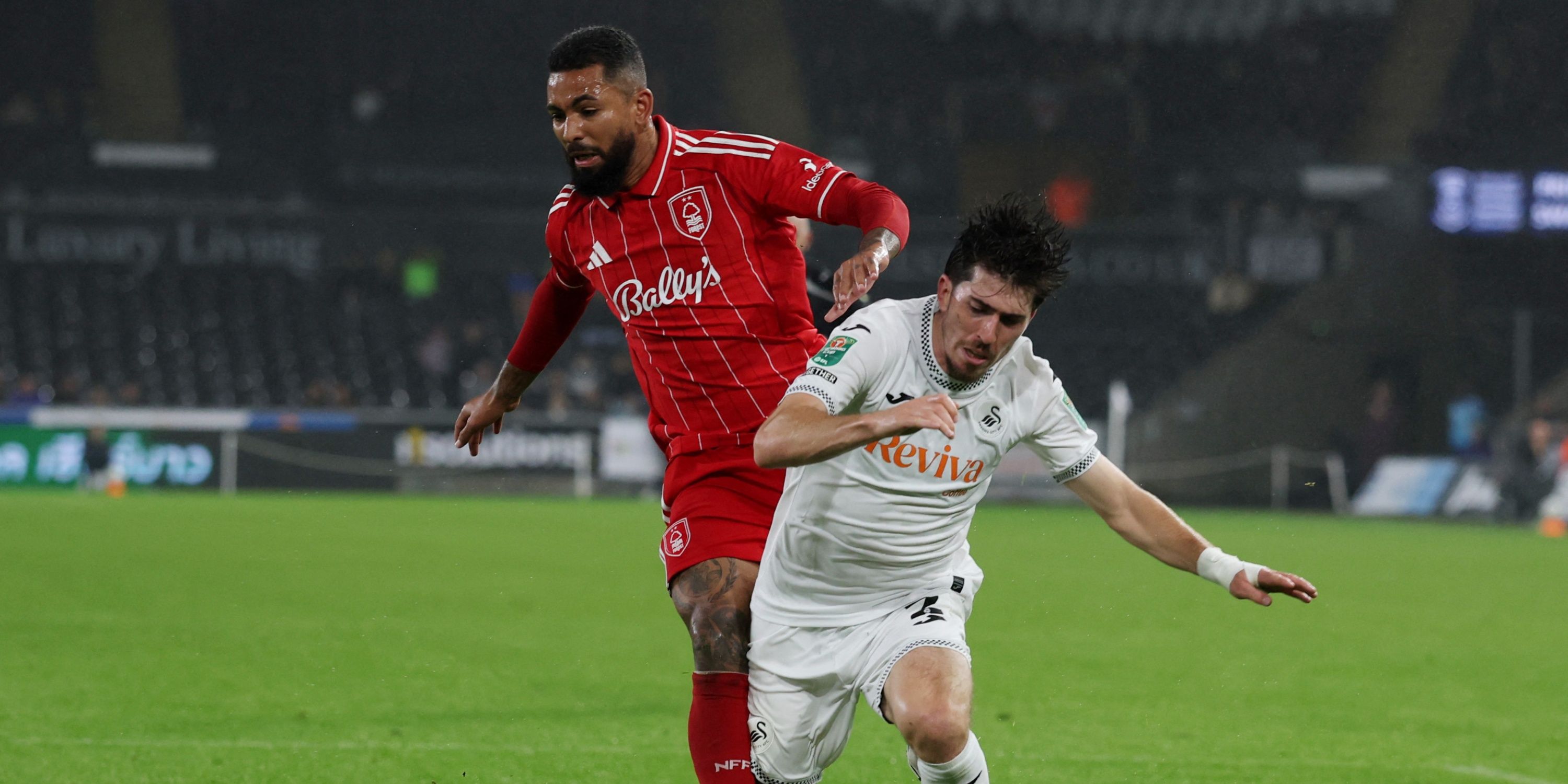 Дуглас Луис, игрок Ноттингем Форест