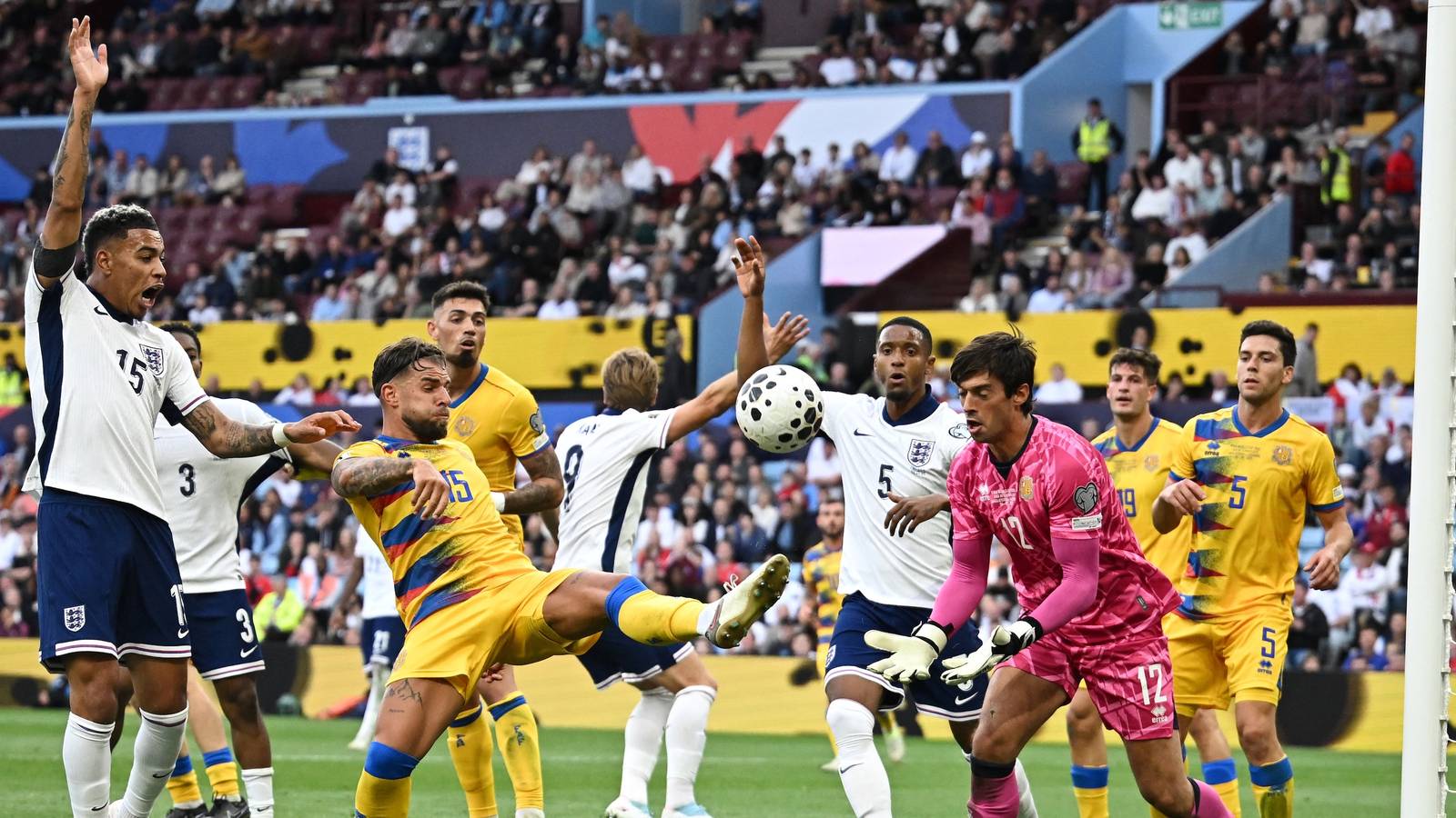 Tottenham now plotting £60m opening bid for "sensational" English star - Football FanCast