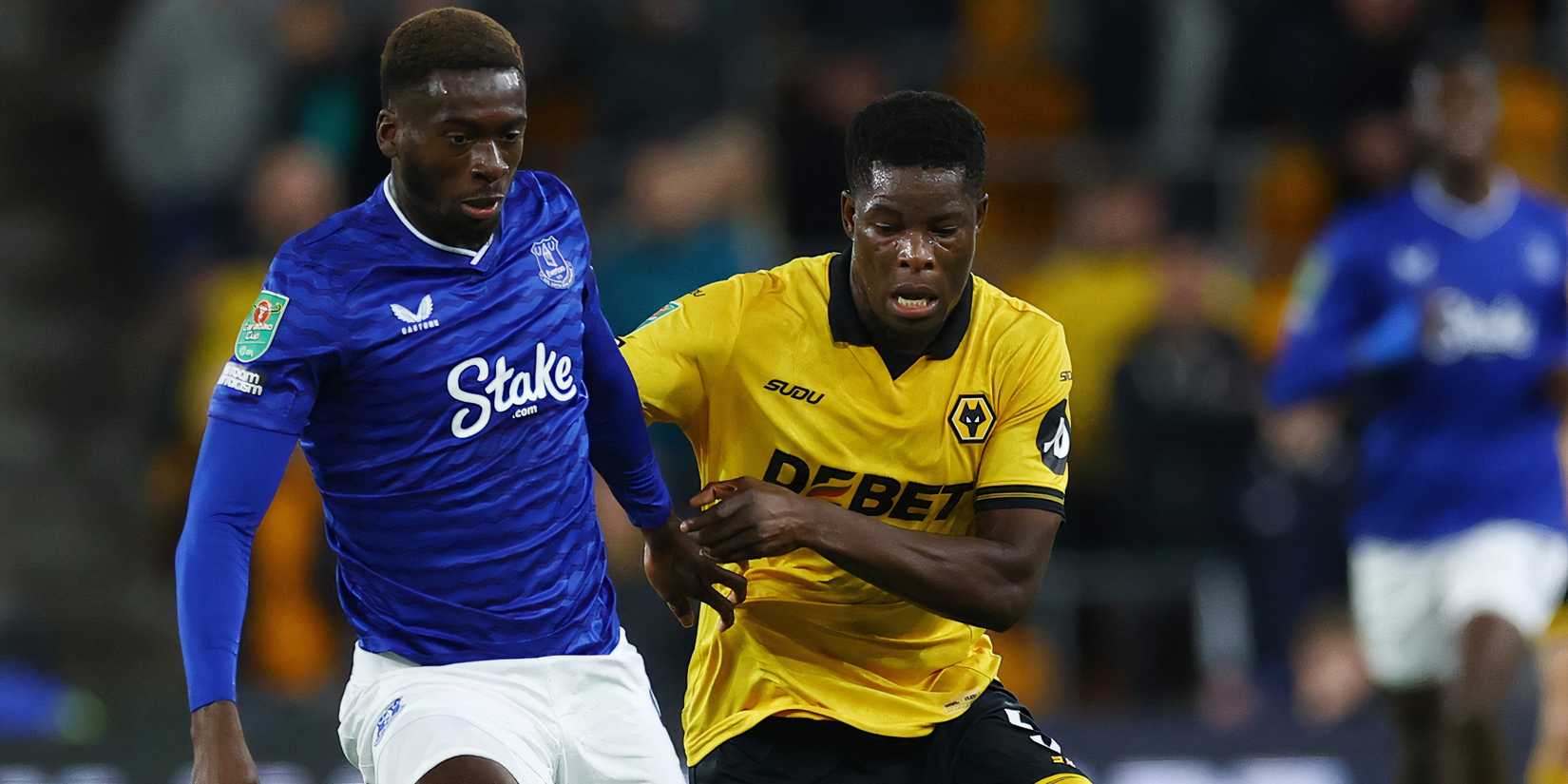 Tuyến giữa Everton bừng sáng nhờ khả năng điều tiết tuyệt vời của Tim Iroegbunam - Sự thay đổi mang tính bước ngoặt tại sân Goodison Park